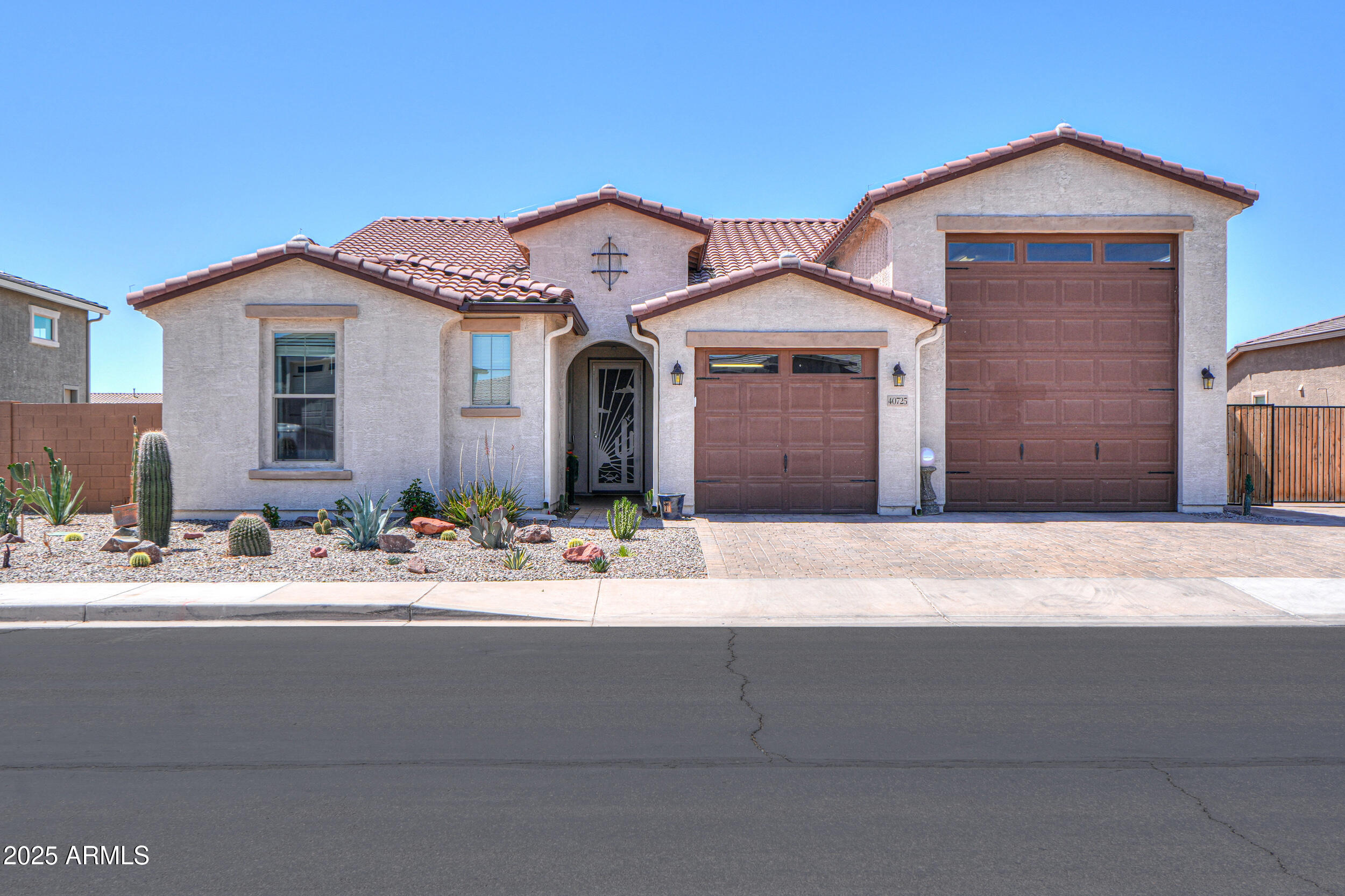 40725 W HALL Drive