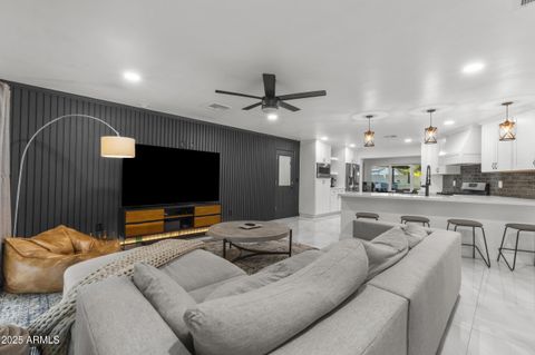 3938 E CHEERY LYNN Road Phoenix AZ 85018