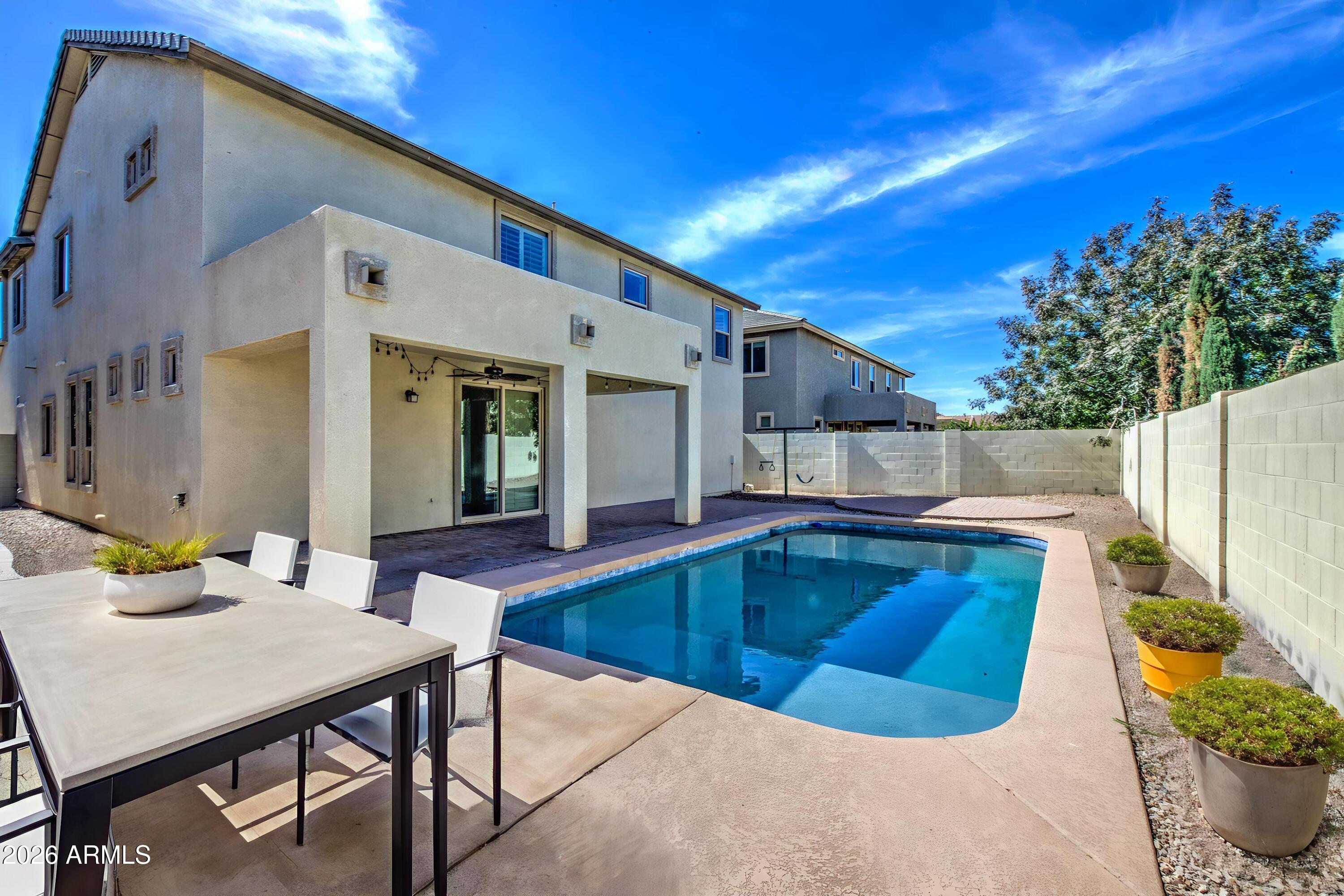 11518 E SEAVER Avenue