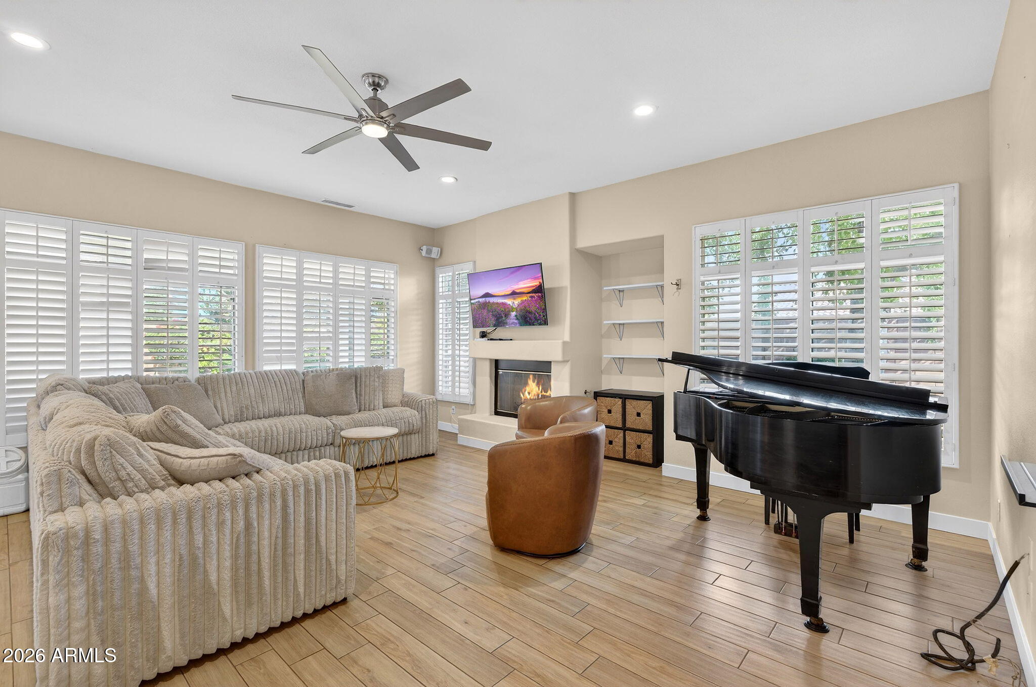 6762 W SHANNON Street