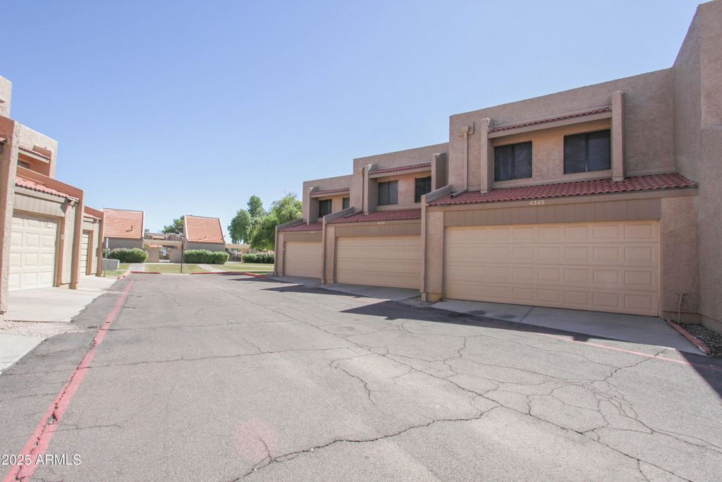 Photo of 4345 W State Avenue, Glendale, AZ 85301 (MLS # 6928826)