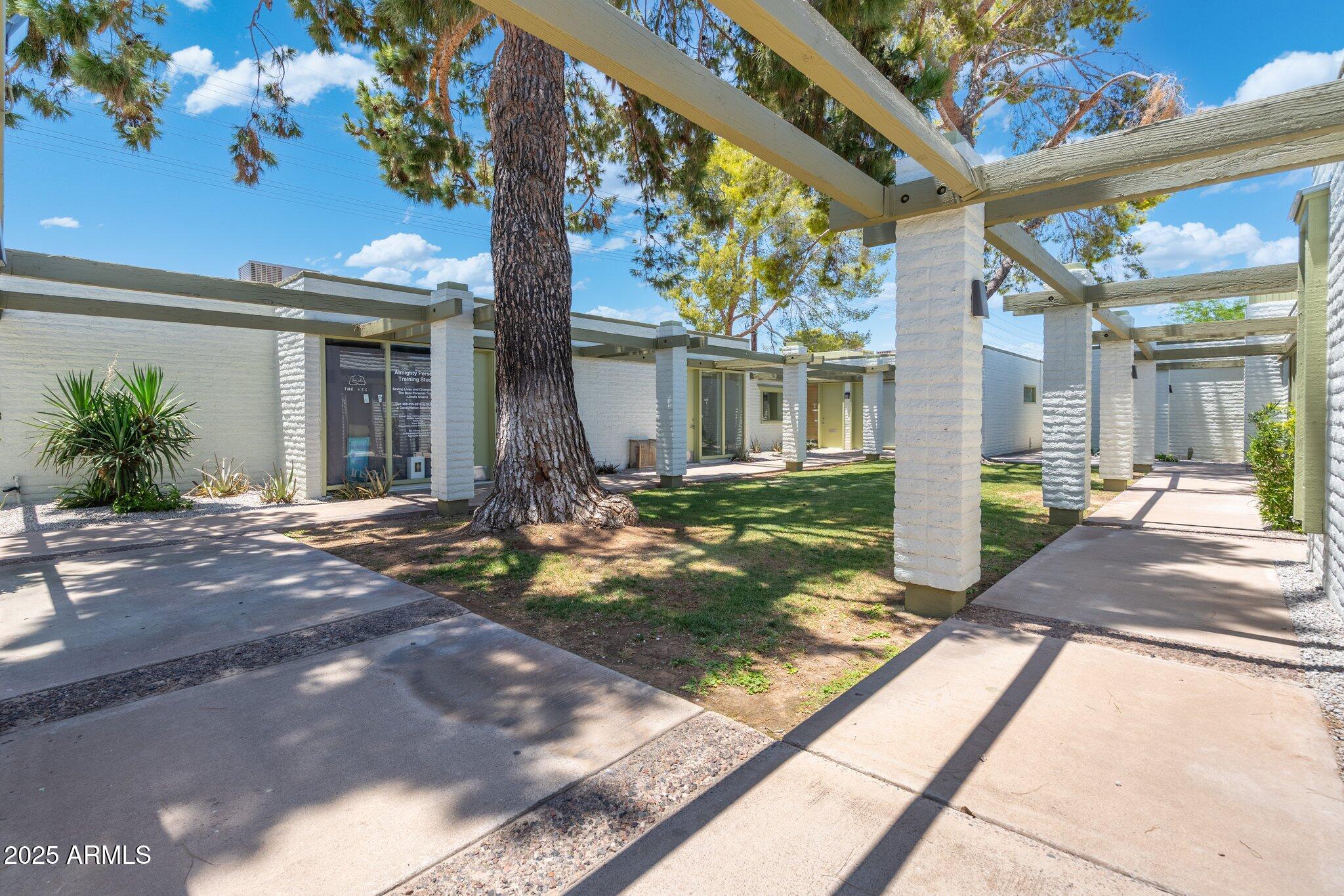 1050 E SOUTHERN Avenue