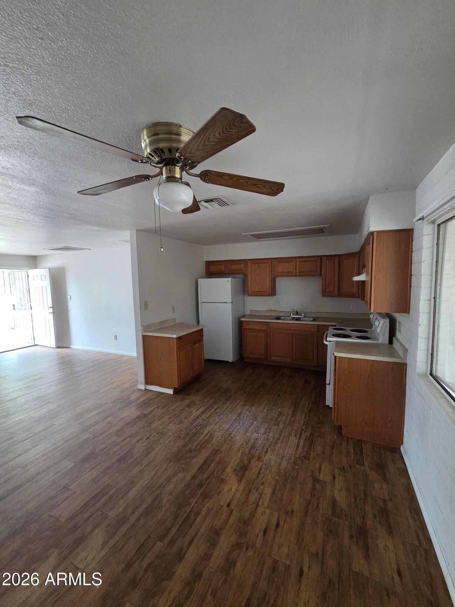 1301 E SAHUARO Drive