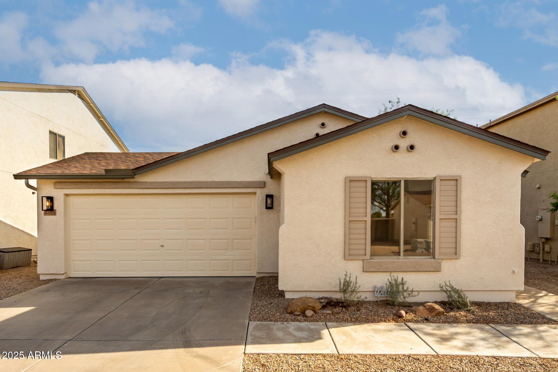 2381 E MEADOW LARK Way