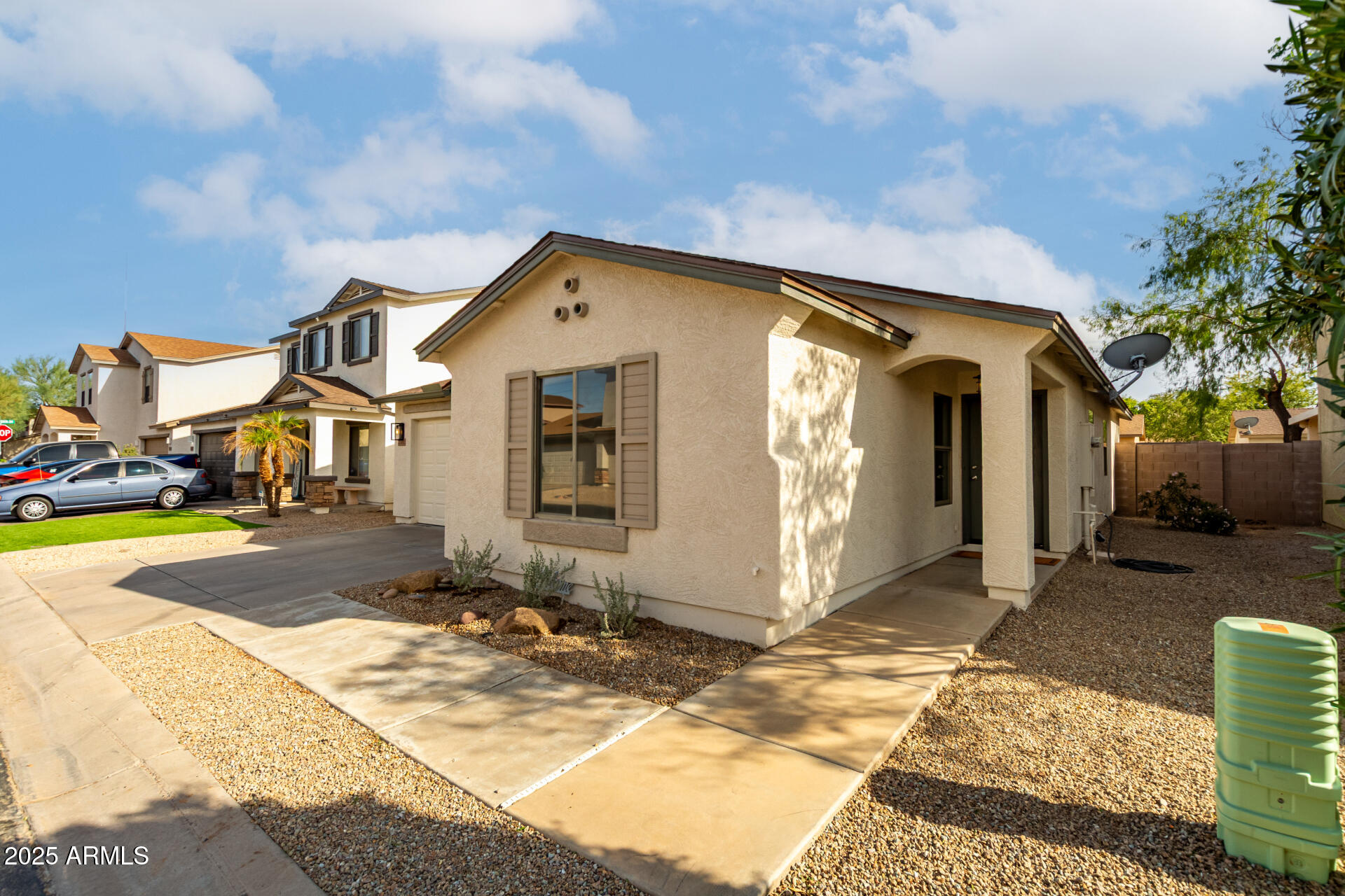 2381 E MEADOW LARK Way