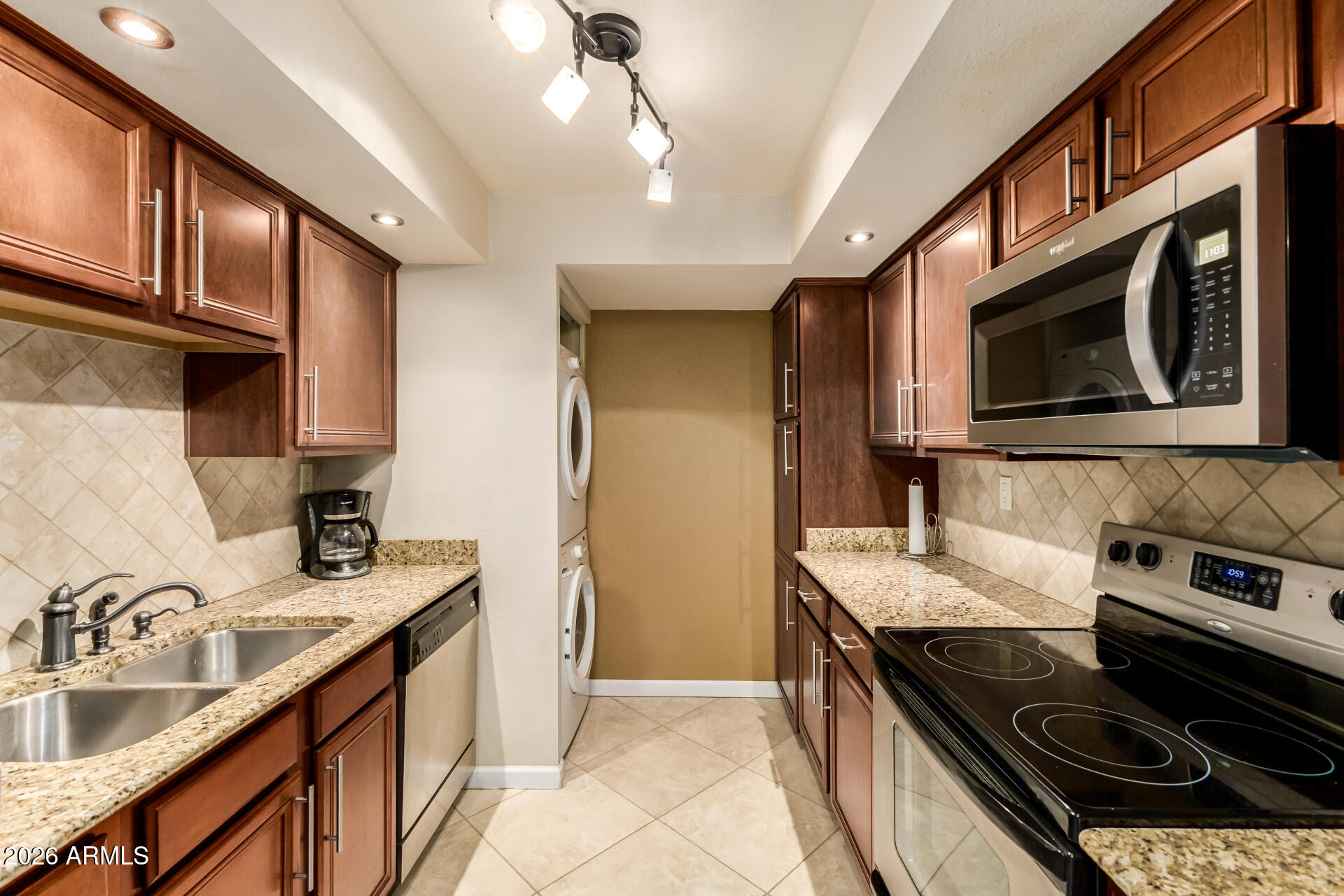 SCOTTSDALE TERRACE CONDOMINIUMS REPLAT - Residential