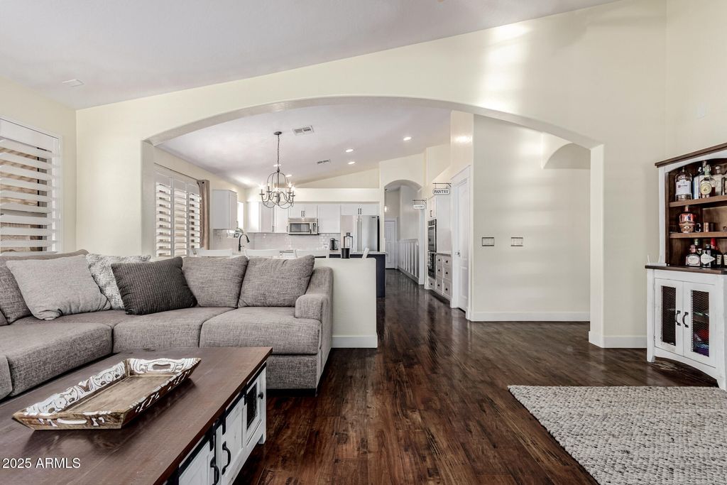 Photo of 812 W Gascon Road, San Tan Valley, AZ 85143 (MLS # 6934357)