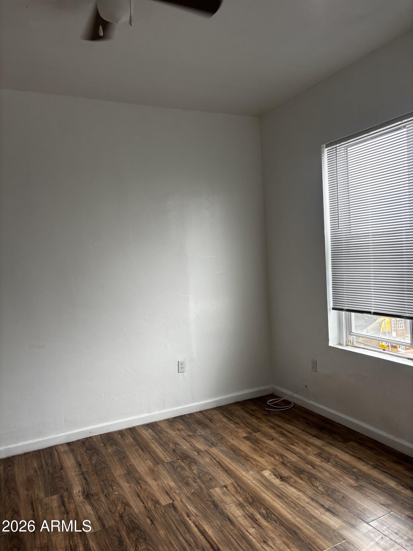 633 E 9TH Street