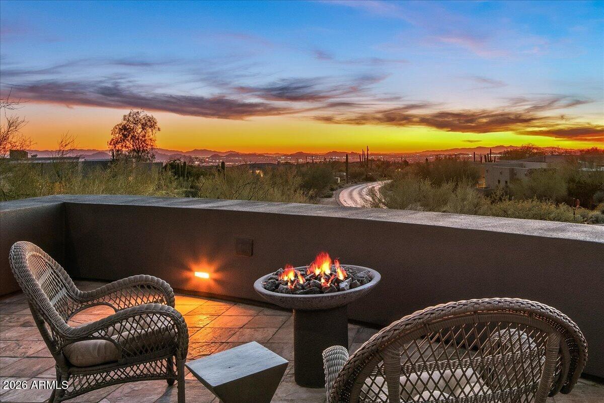 10040 E HAPPY VALLEY Road 625