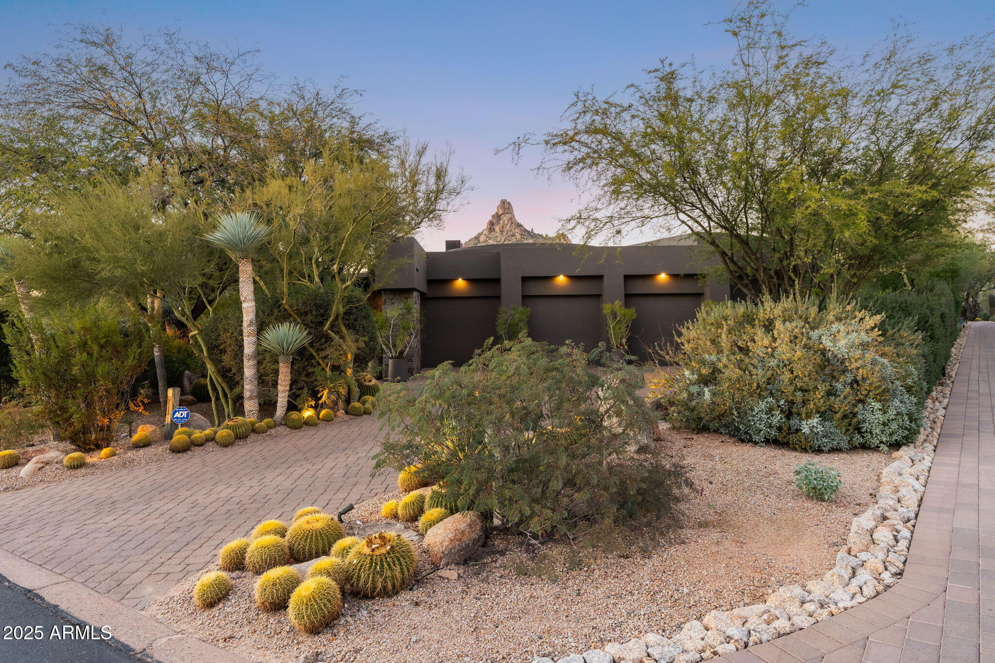 10040 E HAPPY VALLEY Road 625