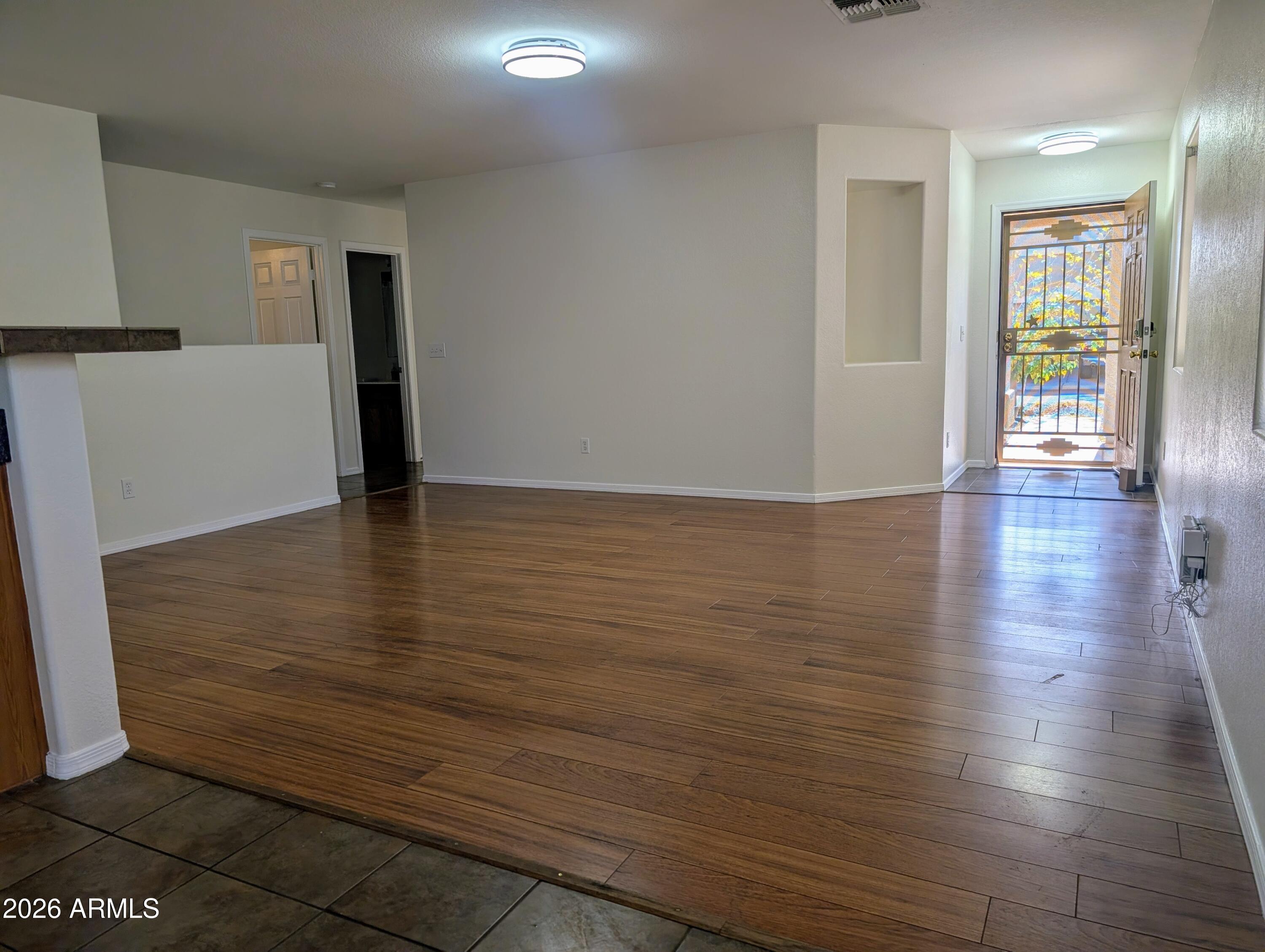 1944 E RENEGADE Trail