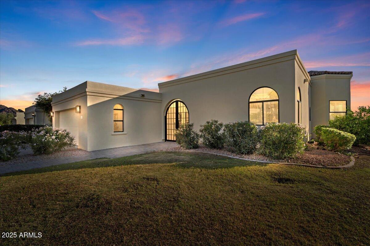 3800 E LINCOLN Drive 42