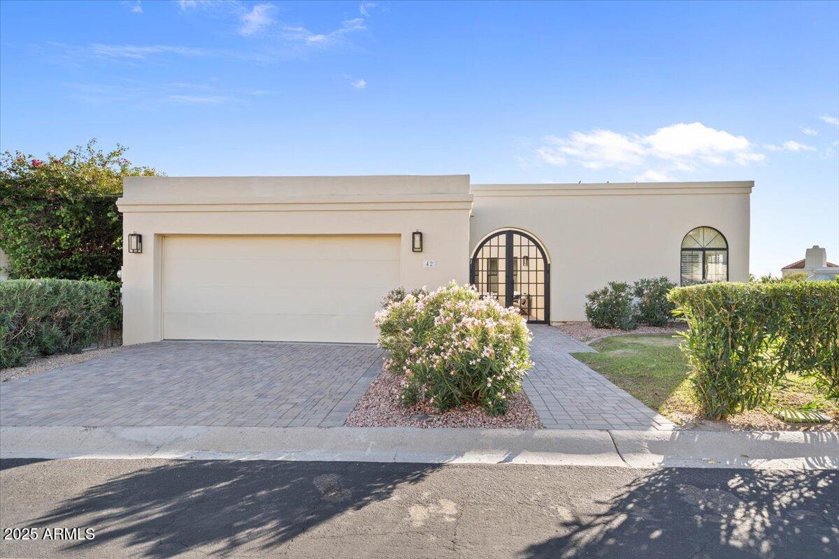 3800 E LINCOLN Drive 42