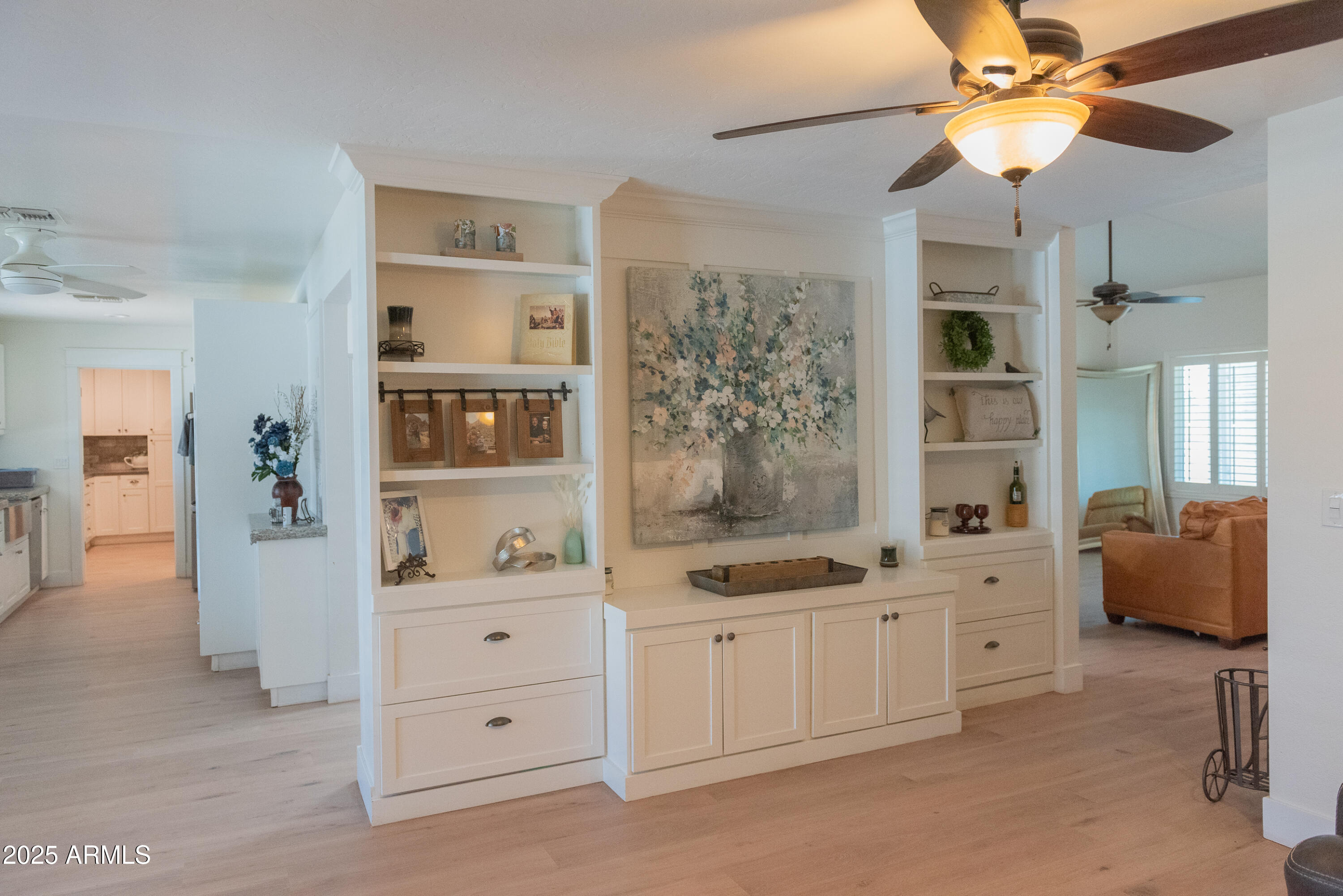 5102 W WHISPERING WIND Drive