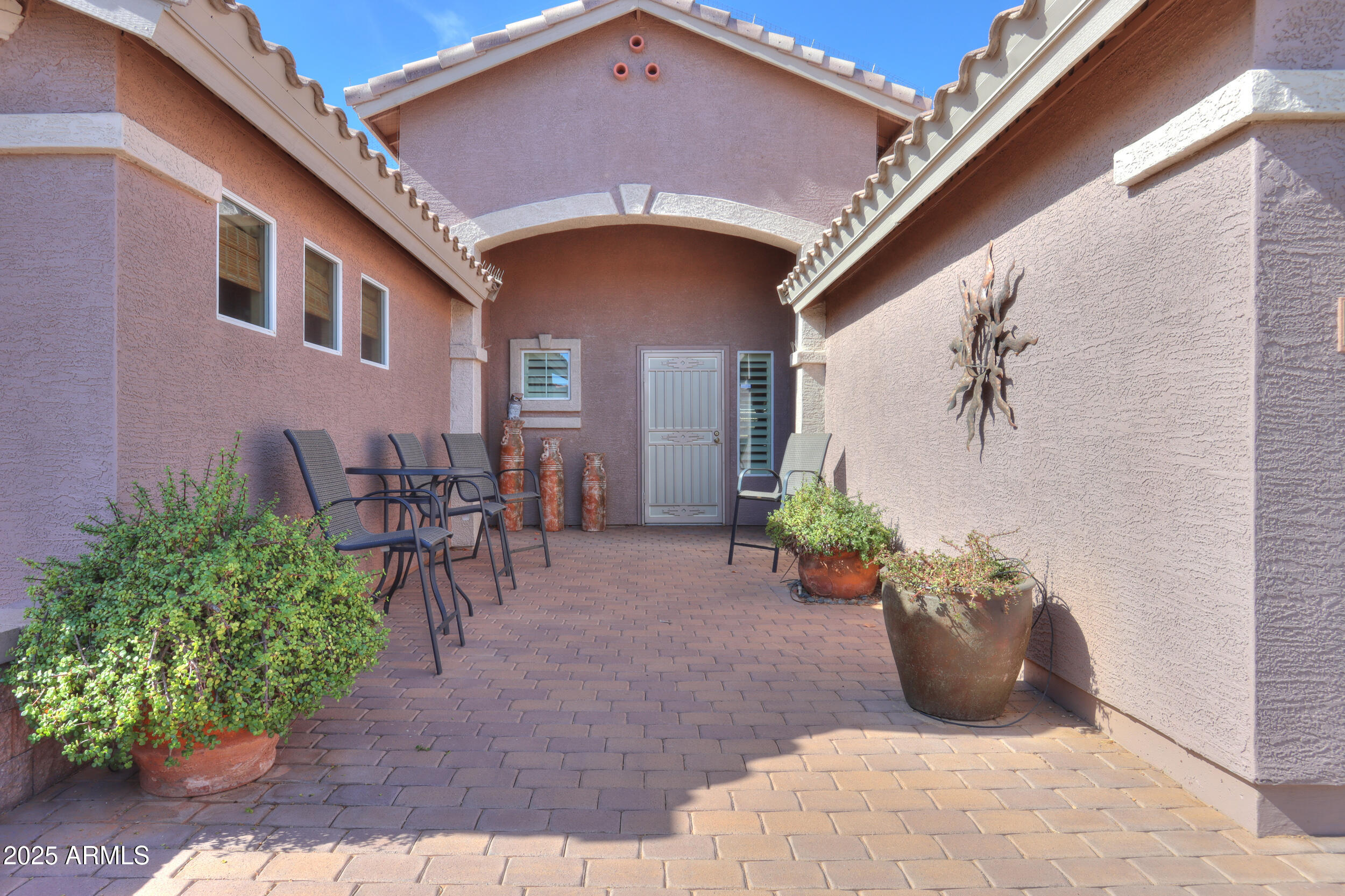 123 S LUCIA Lane