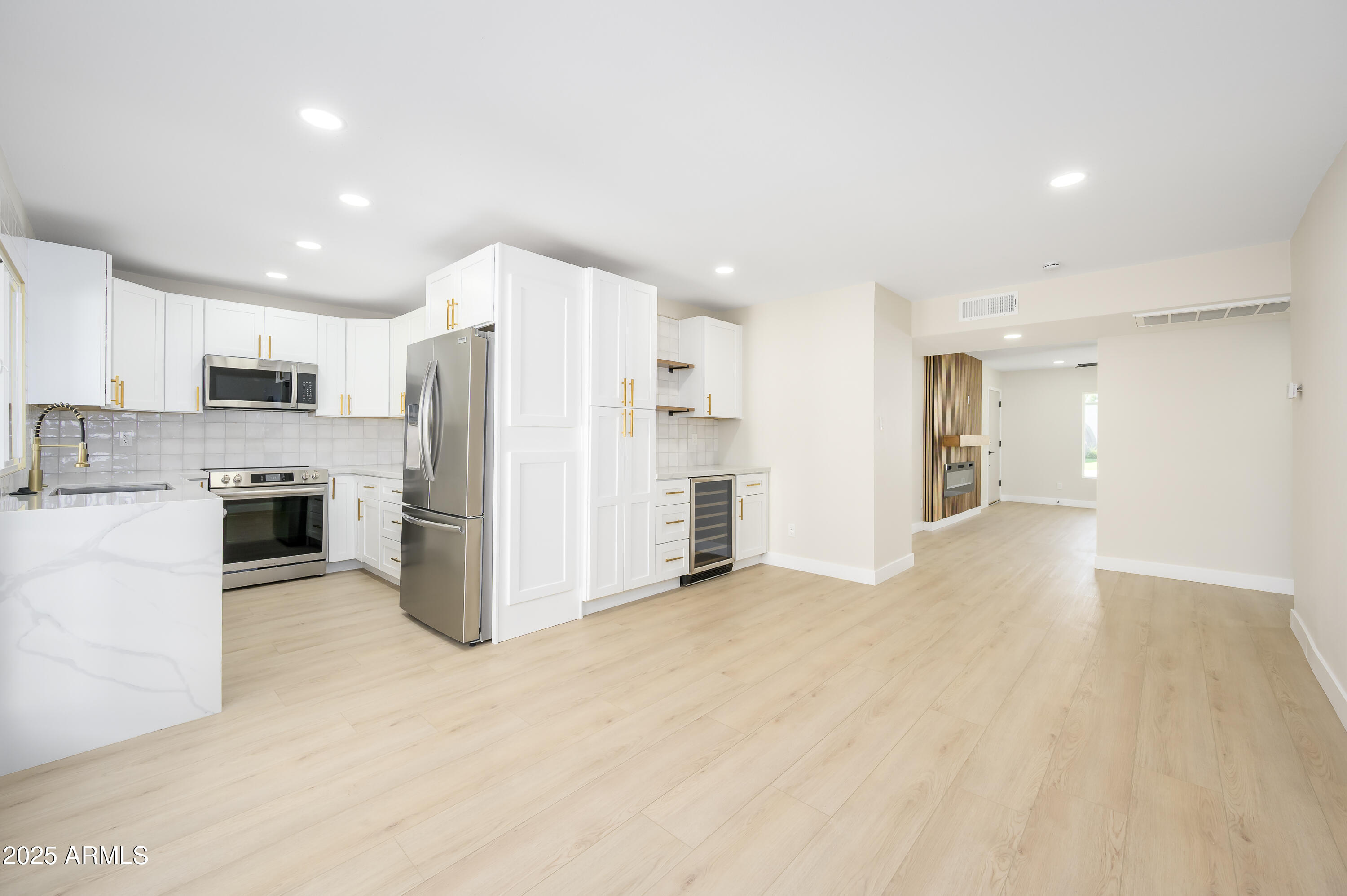 8341 E KEIM Drive