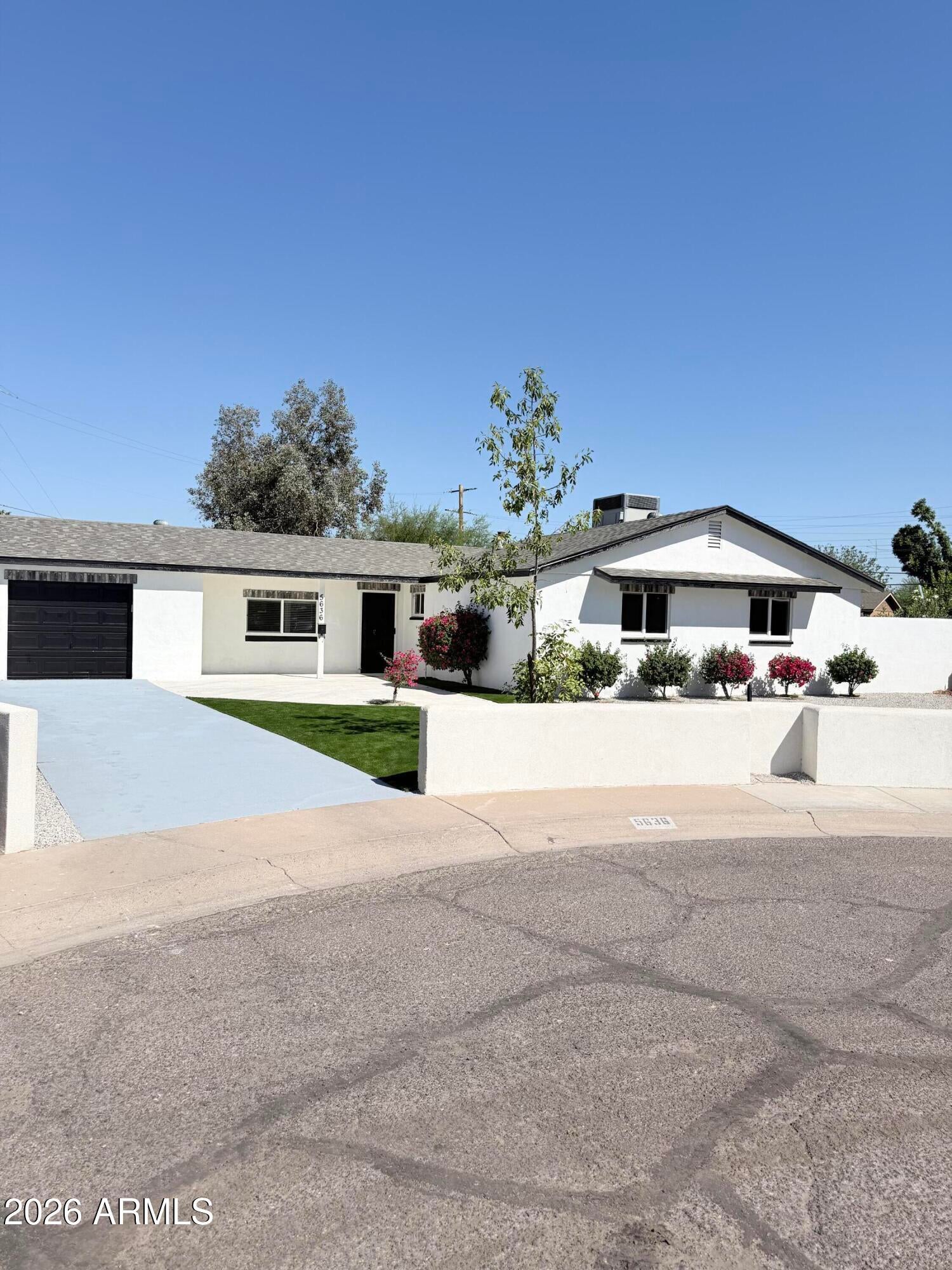 5636 W AMELIA Avenue