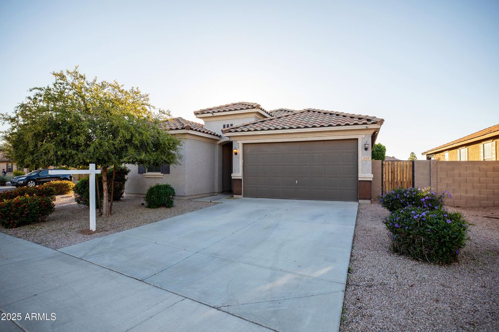 Photo of 252 N Wilson Drive, Chandler, AZ 85225 (MLS # 6949815)