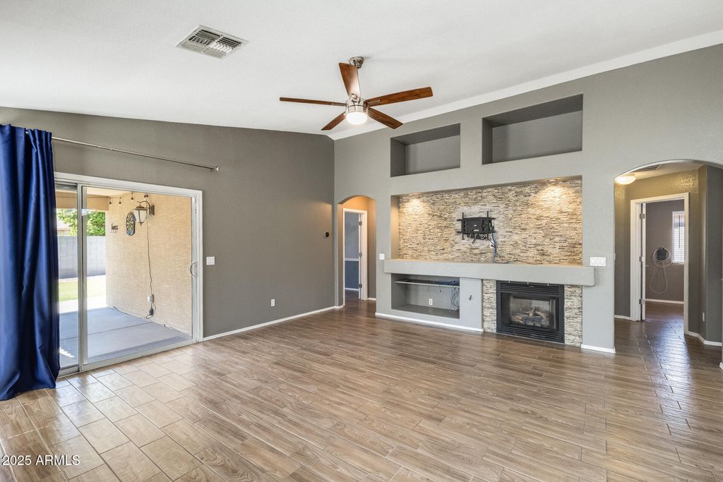 Photo of 20942 N 85th Drive, Peoria, AZ 85382 (MLS # 6924098)
