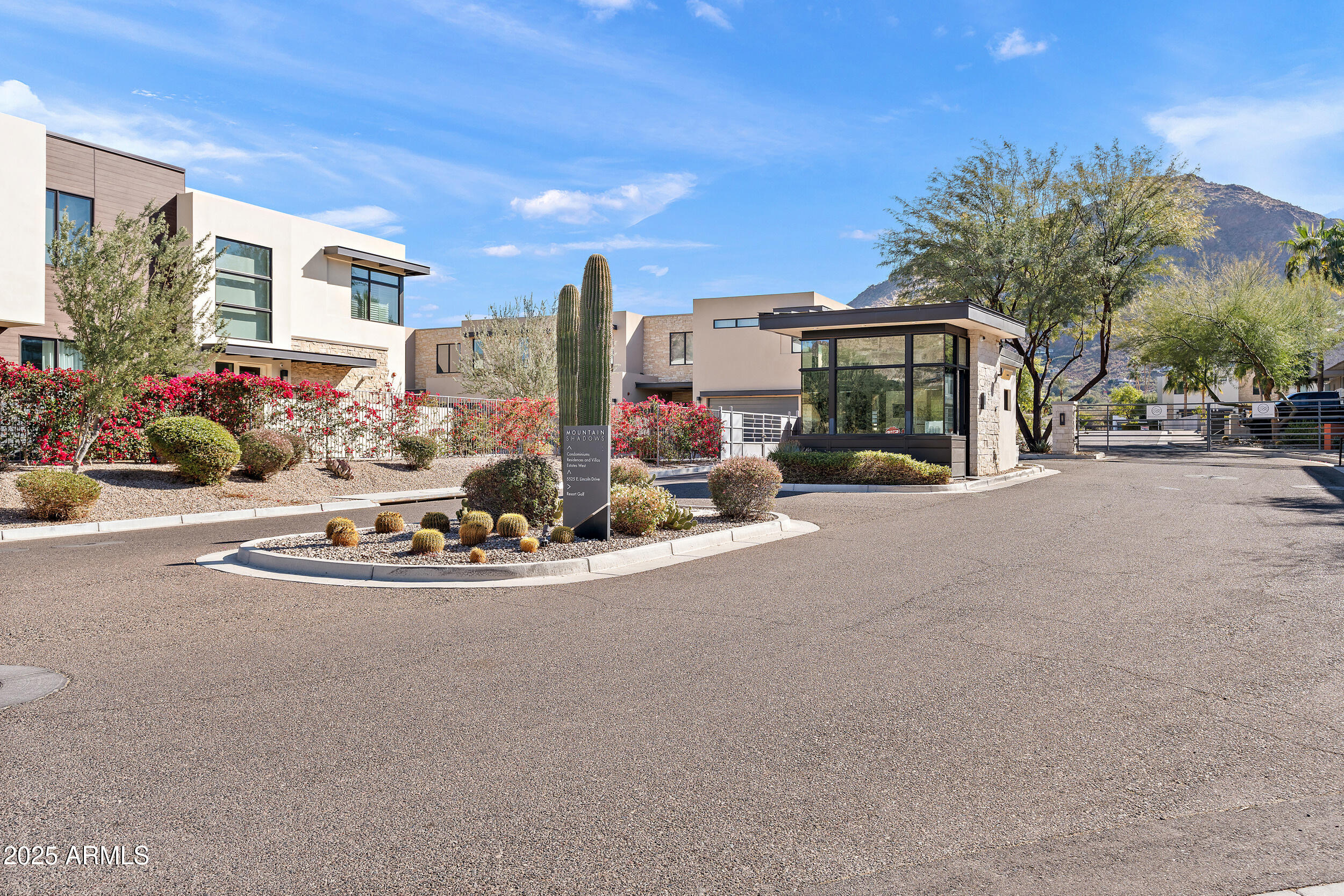 5541 E STELLA Lane