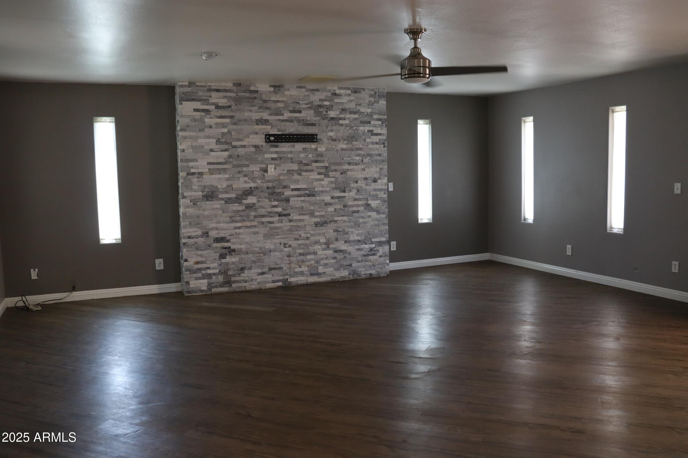 5121 W MCNEIL Street