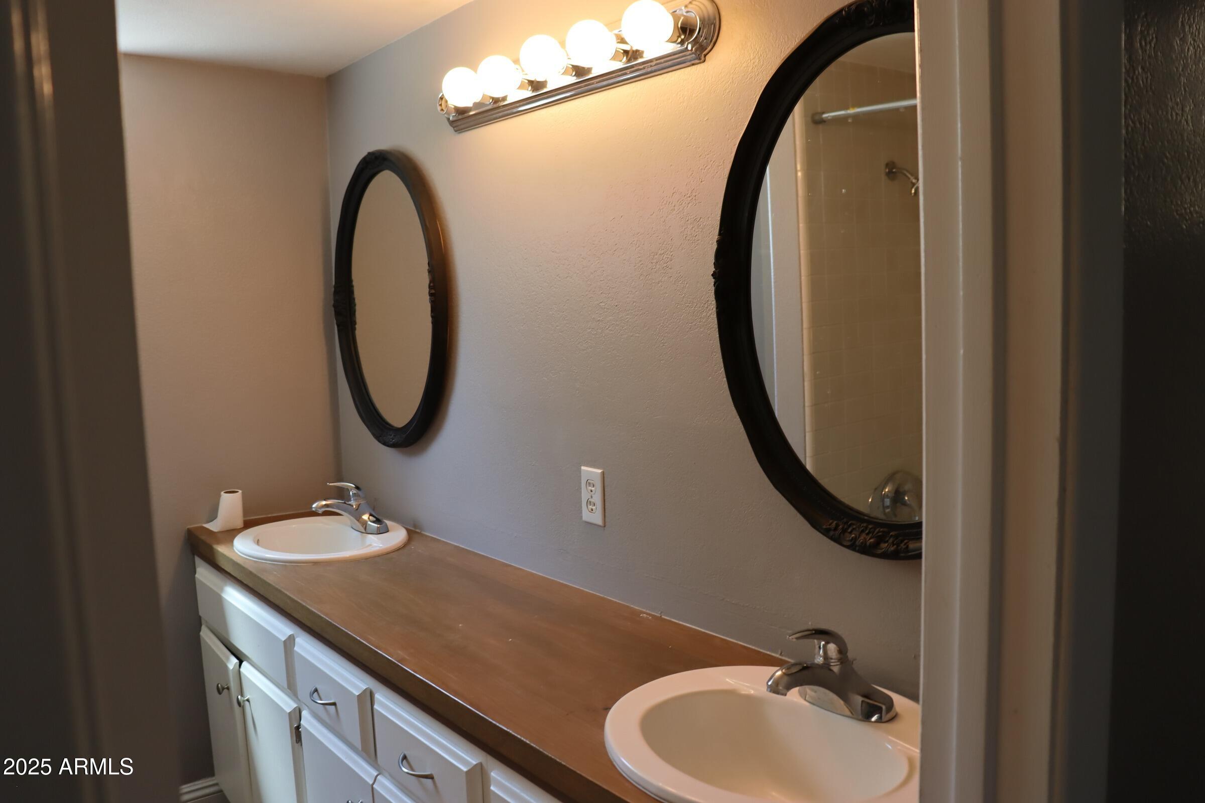 LAVEEN ESTATES - Residential