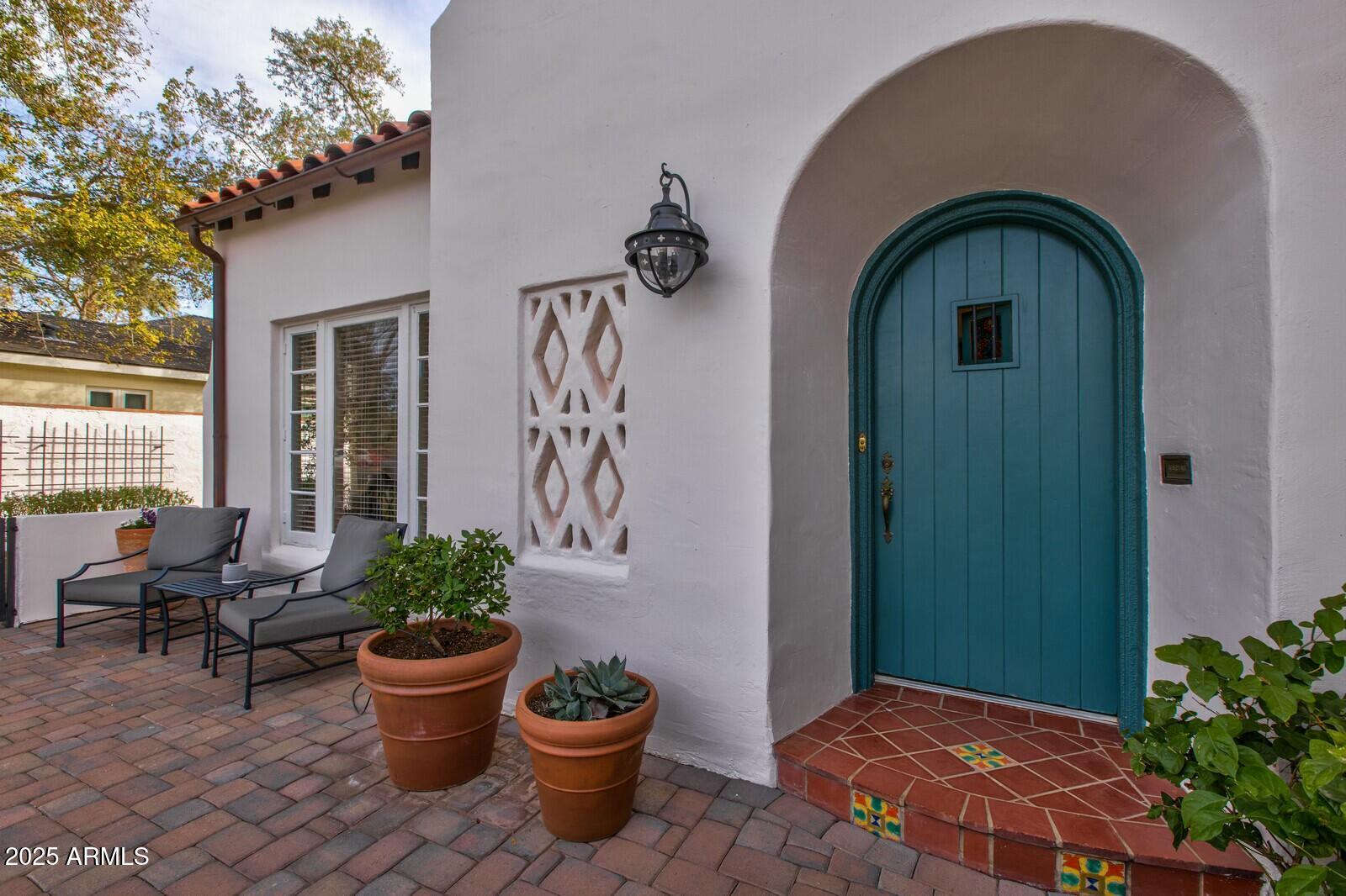 1307 W PALM Lane