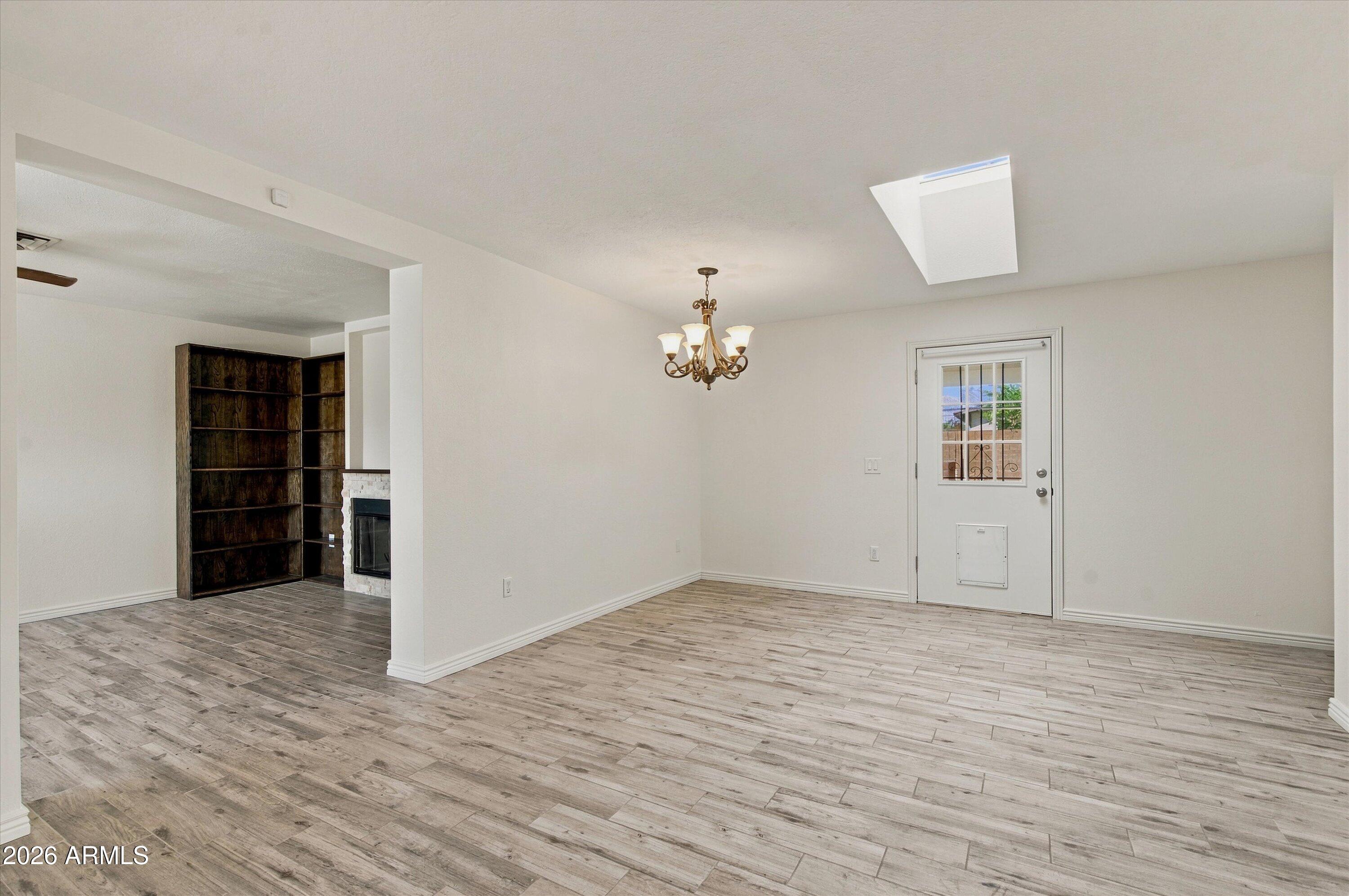 5914 W REDFIELD Road