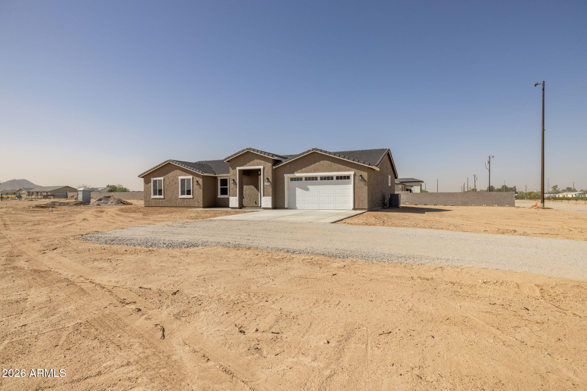 20733 W CHEYENNE Road