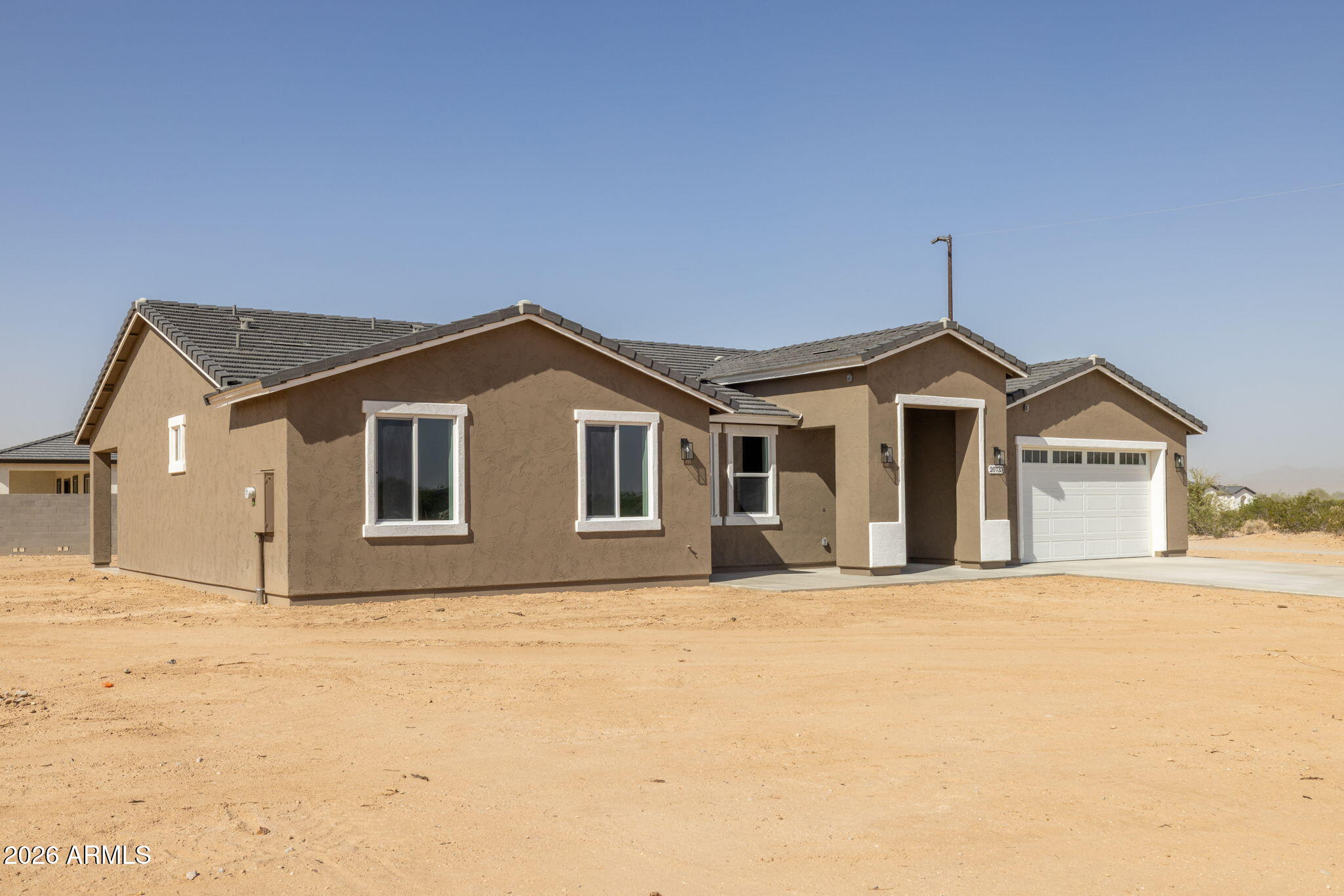 20733 W CHEYENNE Road