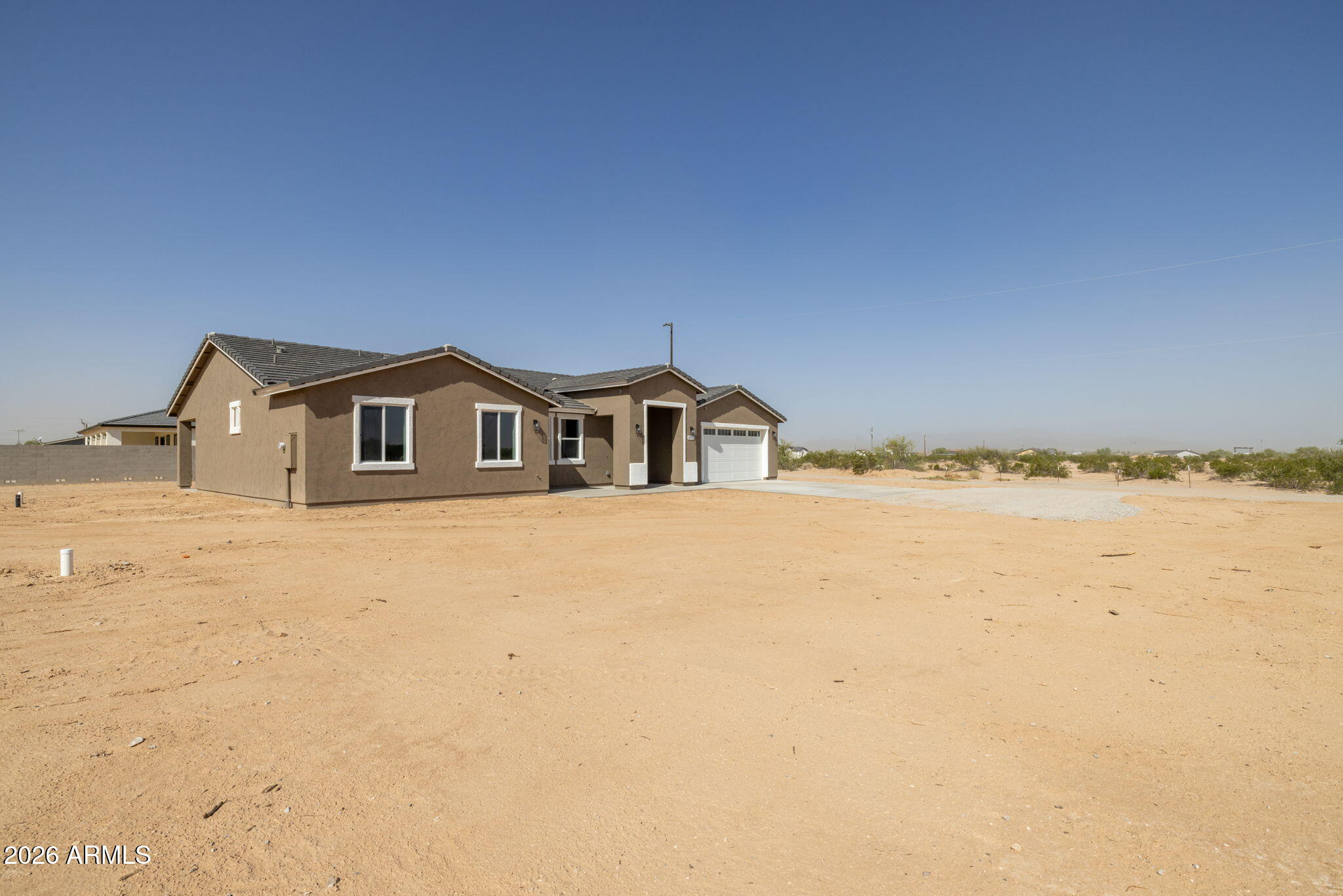 20733 W CHEYENNE Road