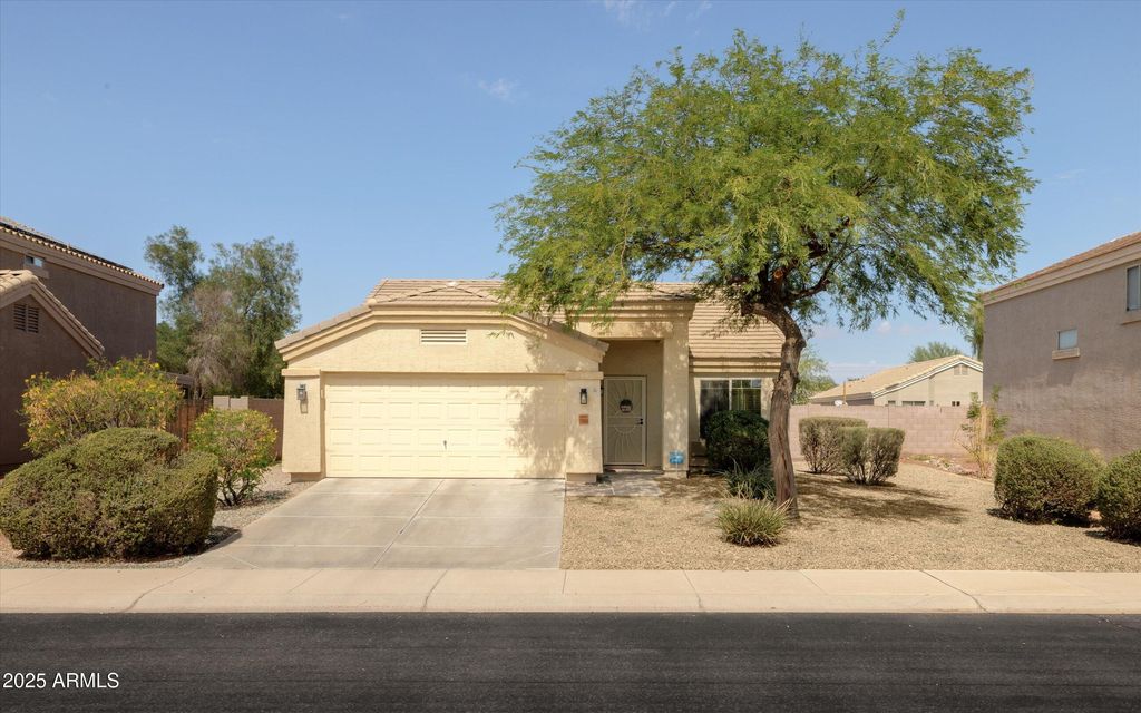Photo of 15988 W Hammond Street, Goodyear, AZ 85338 (MLS # 6922873)