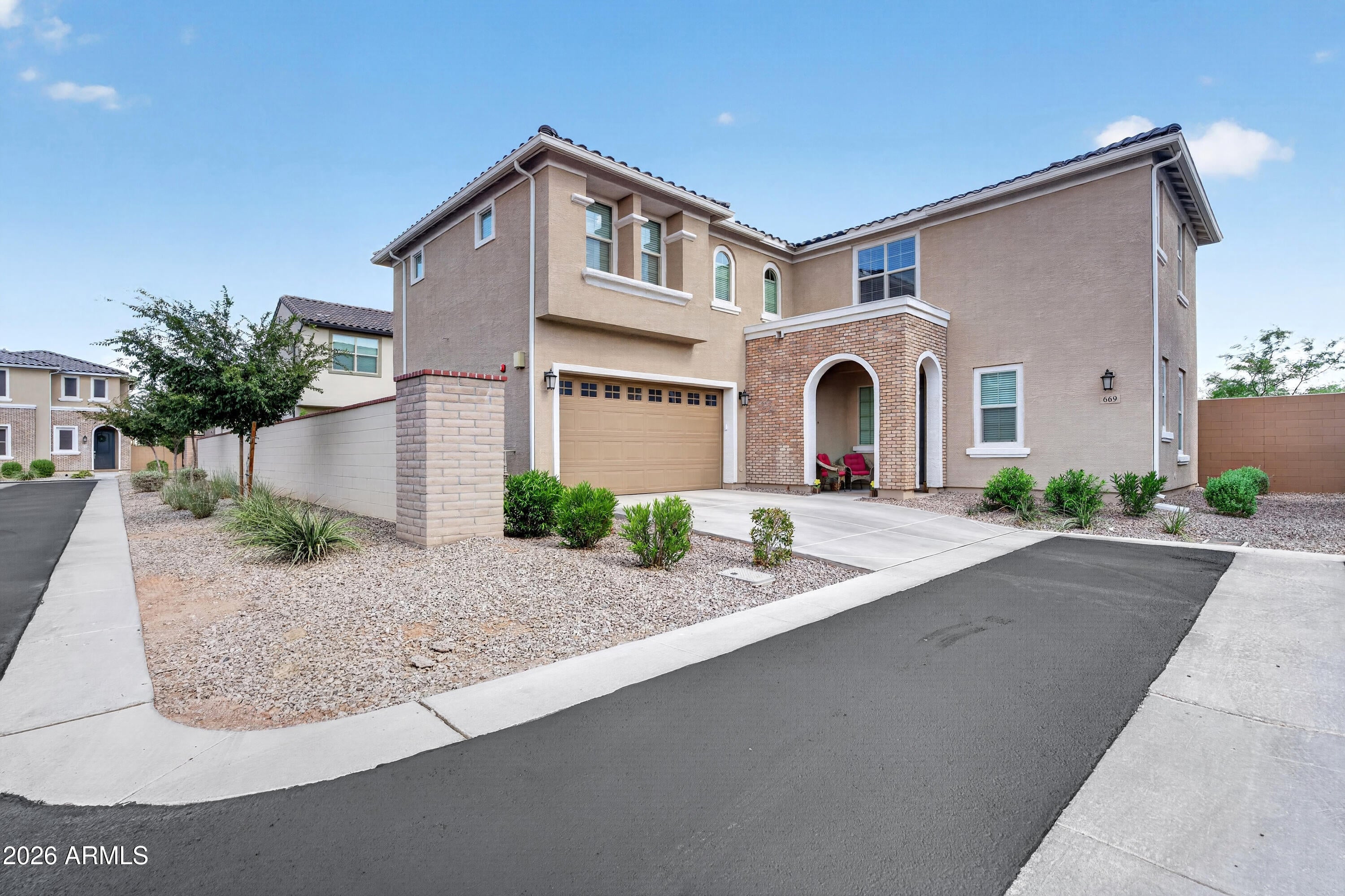 669 S SANDERS Drive