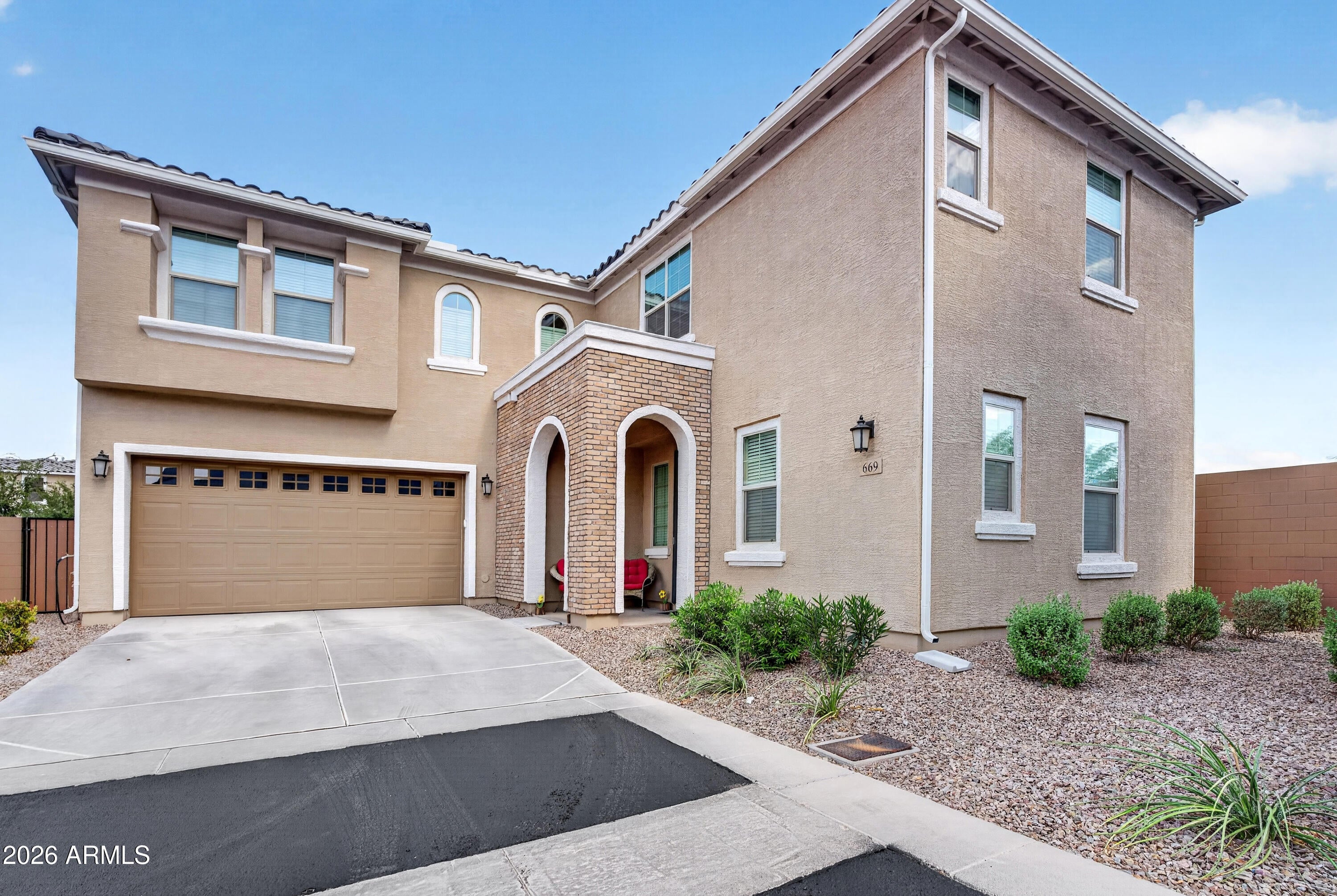 669 S SANDERS Drive