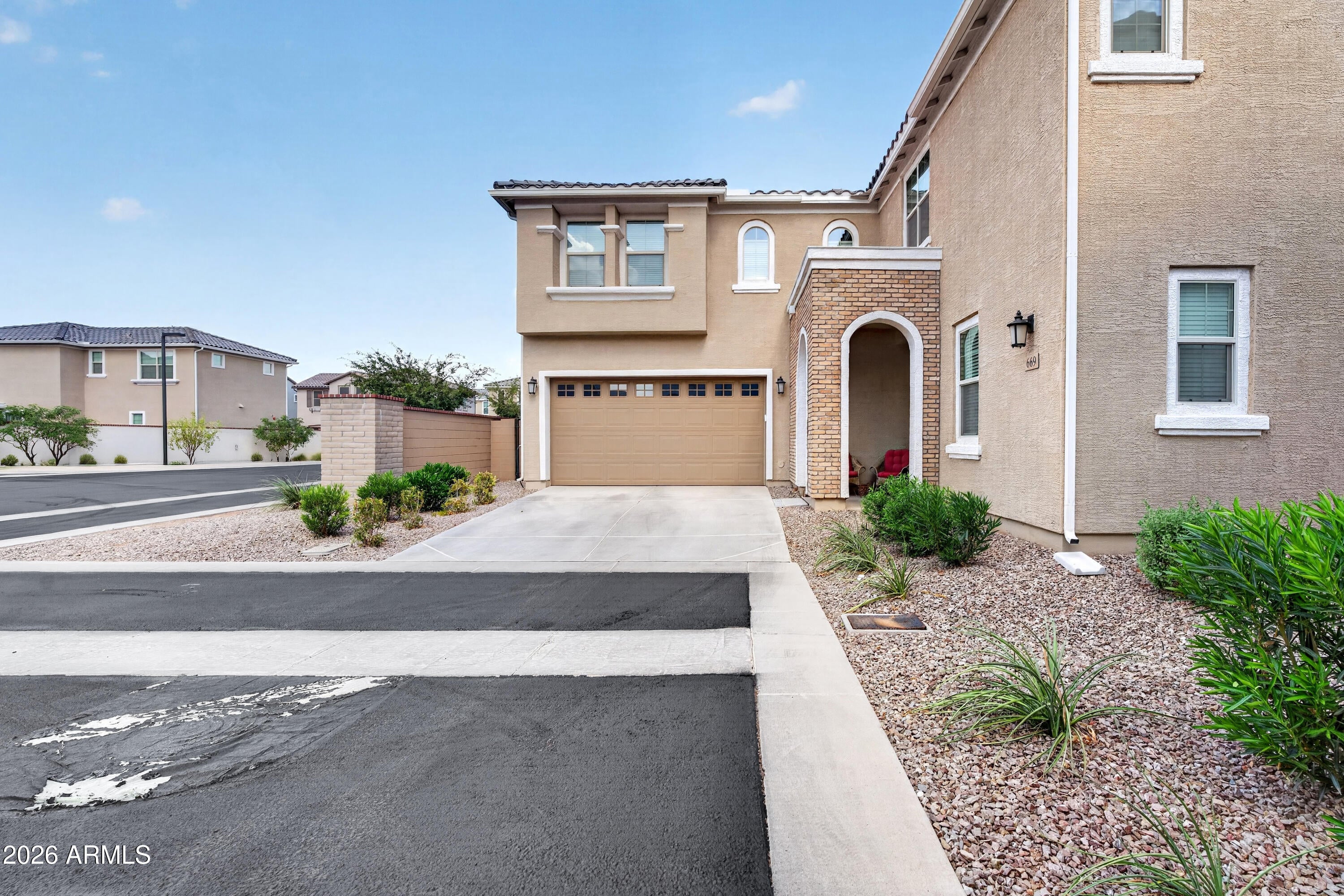 669 S SANDERS Drive