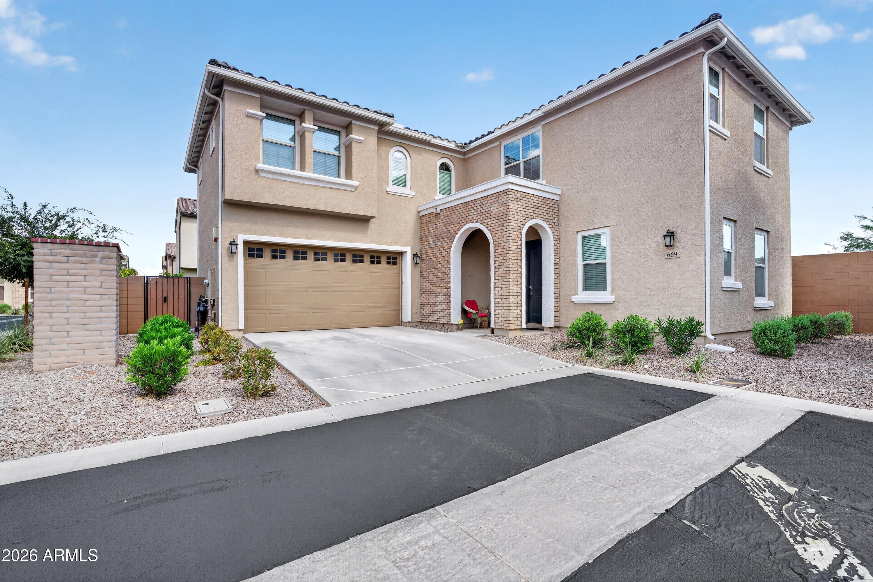 669 S SANDERS Drive