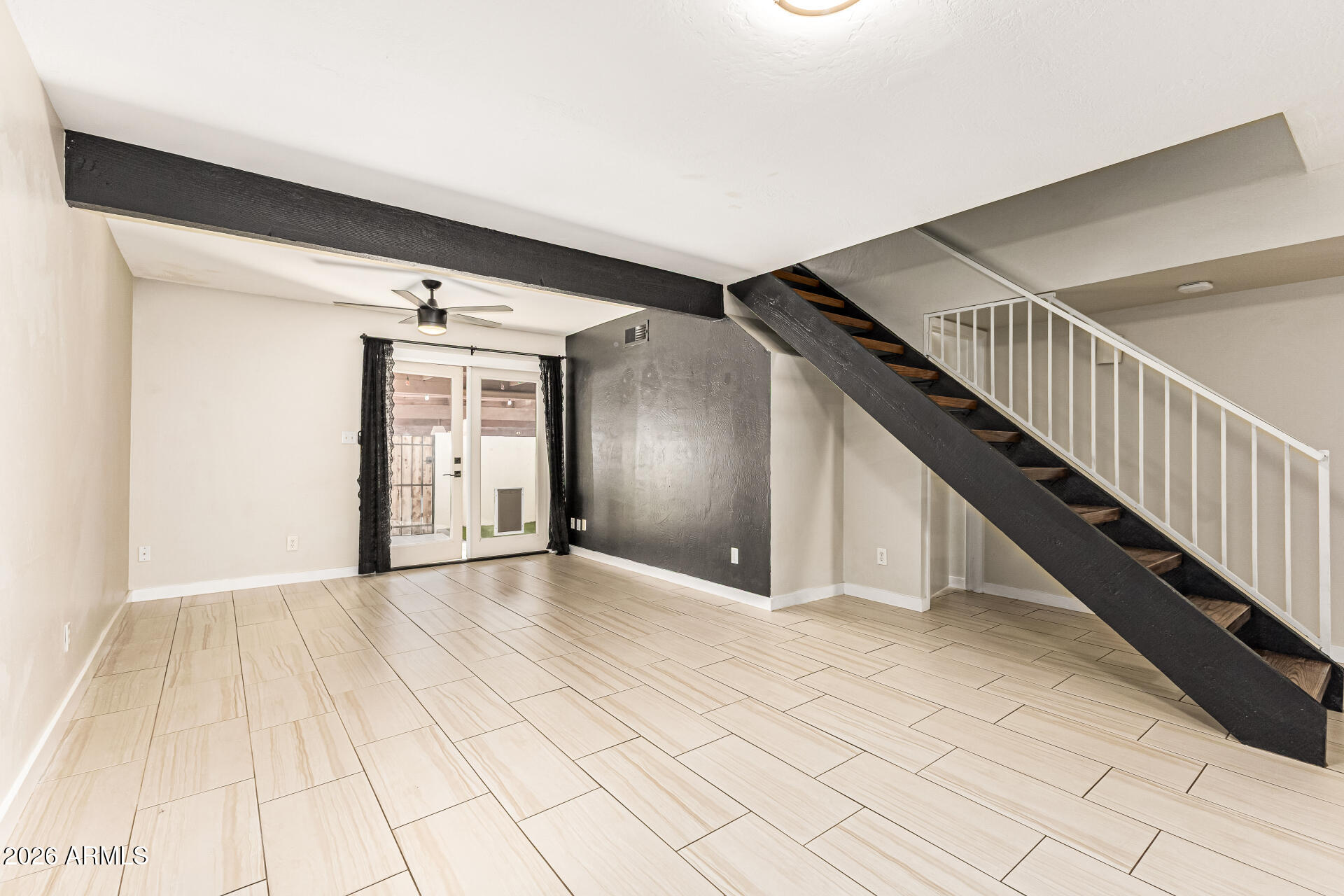 1139 E BELMONT Avenue