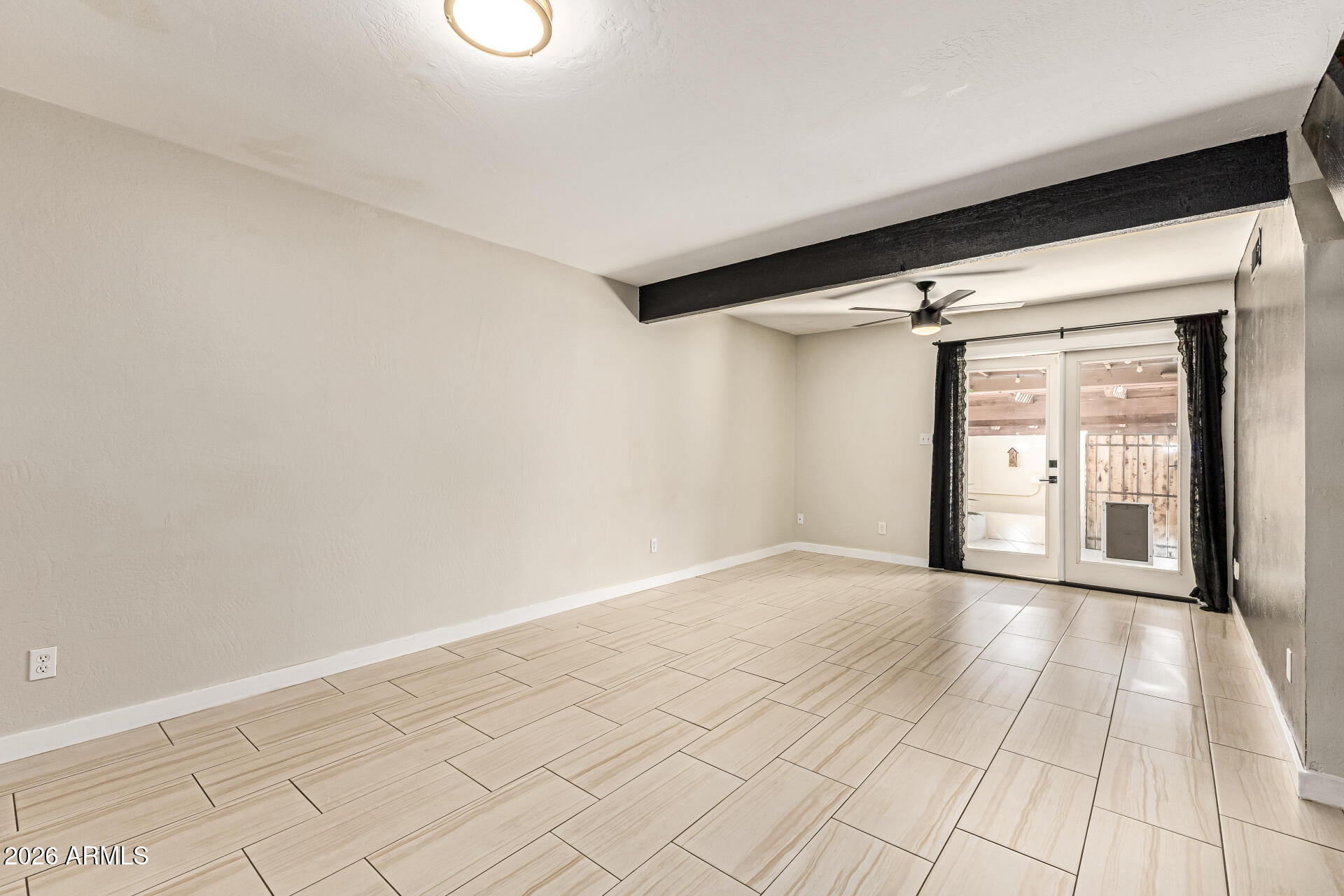 1139 E BELMONT Avenue