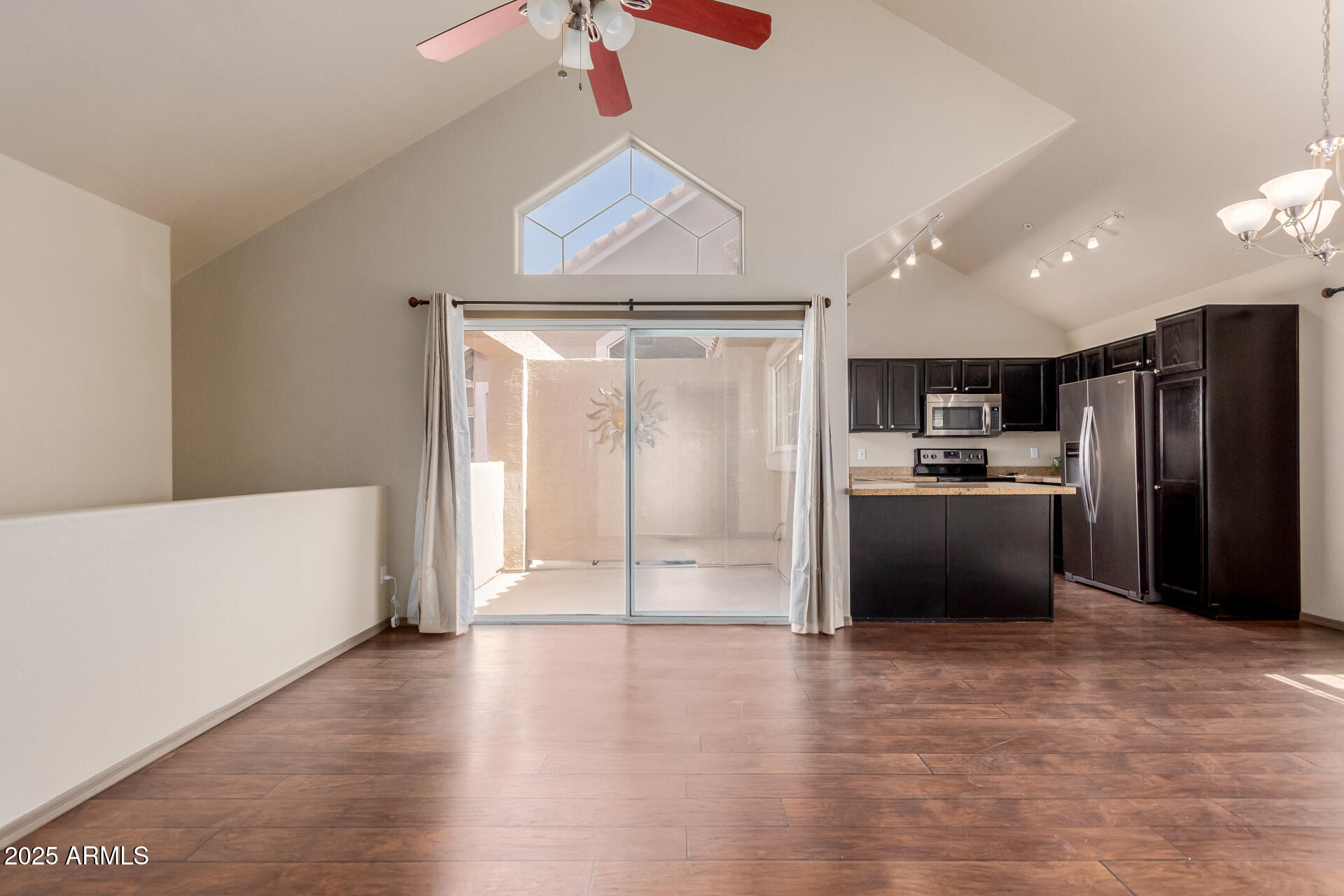1633 E LAKESIDE Drive 106