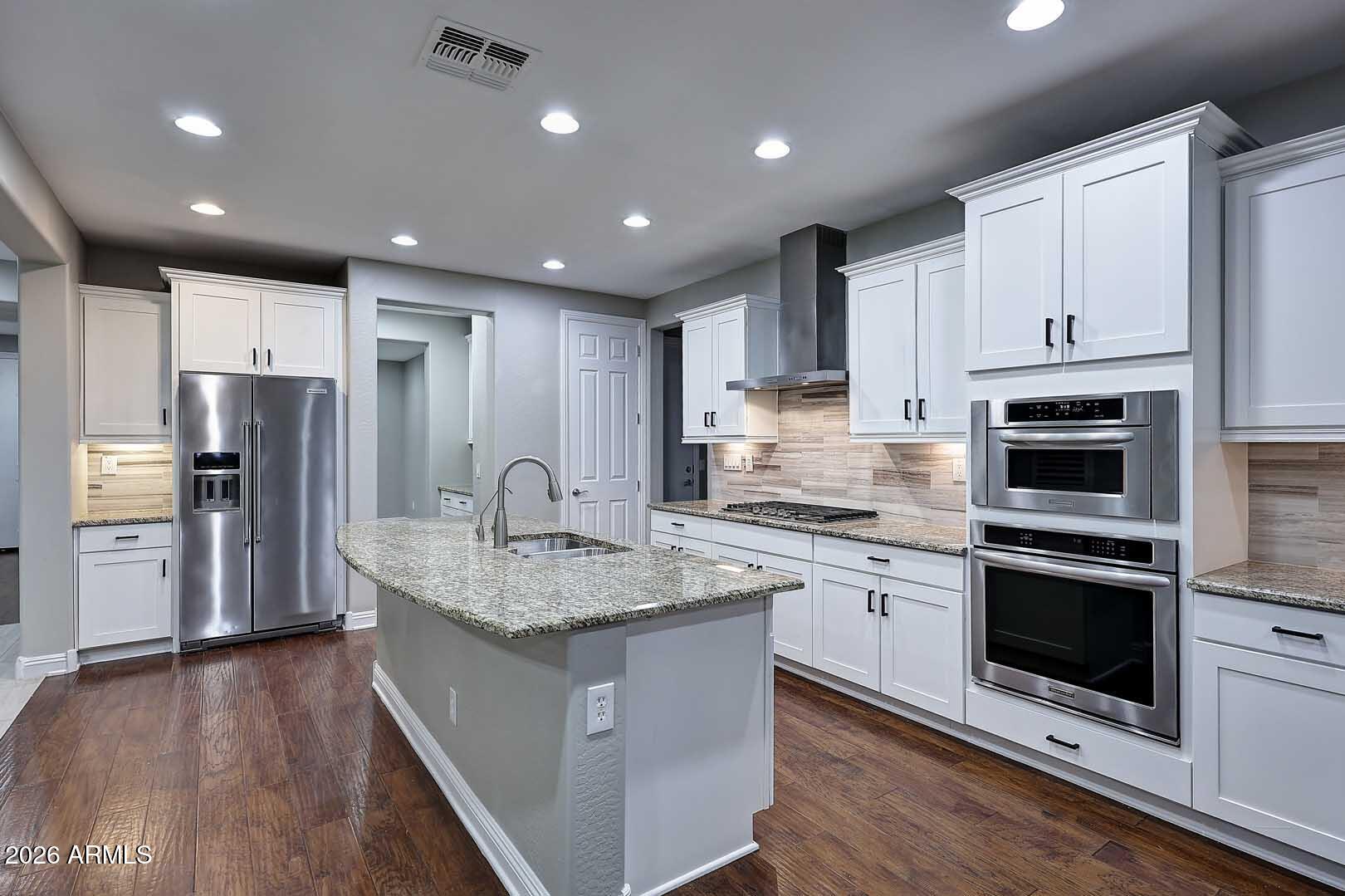 5645 E DESERT FOREST Trail