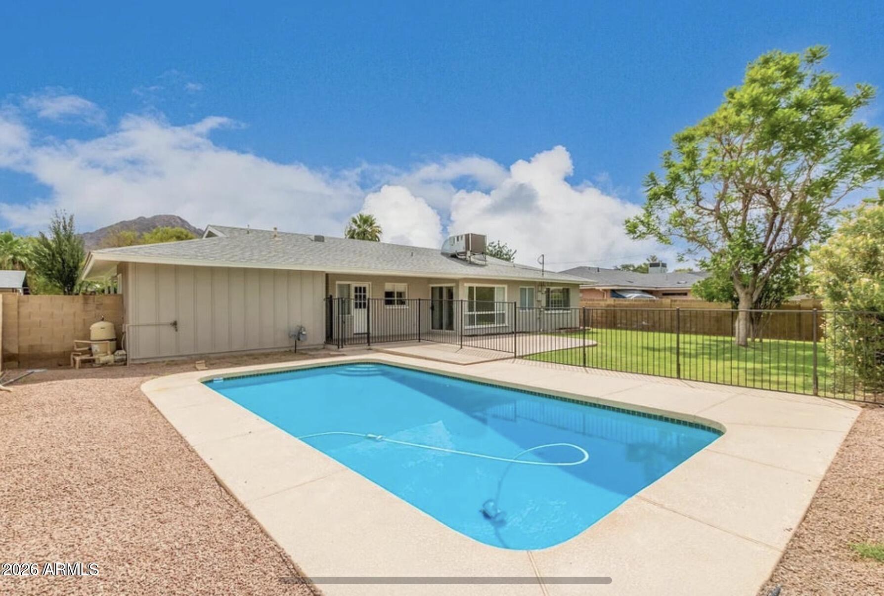 4577 E CALLE VENTURA --