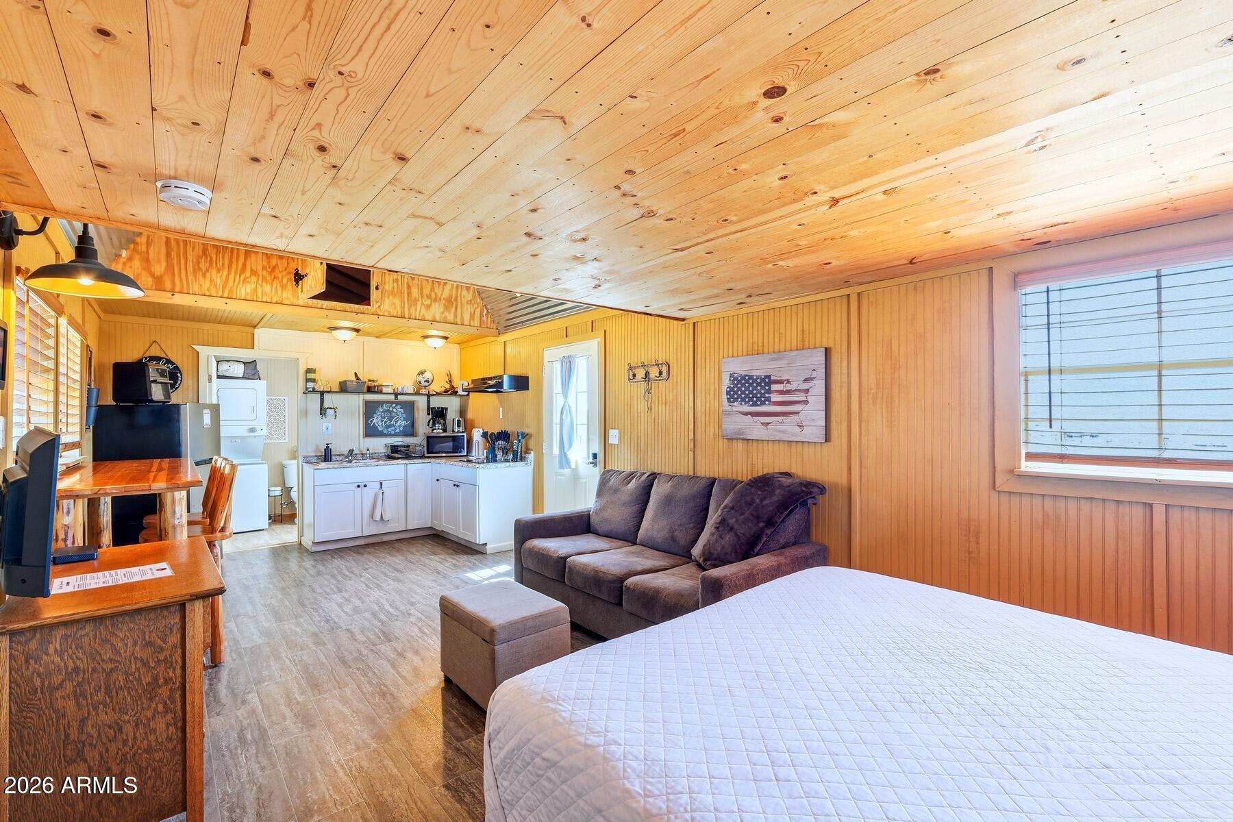 1231 S RIO VISTA Road