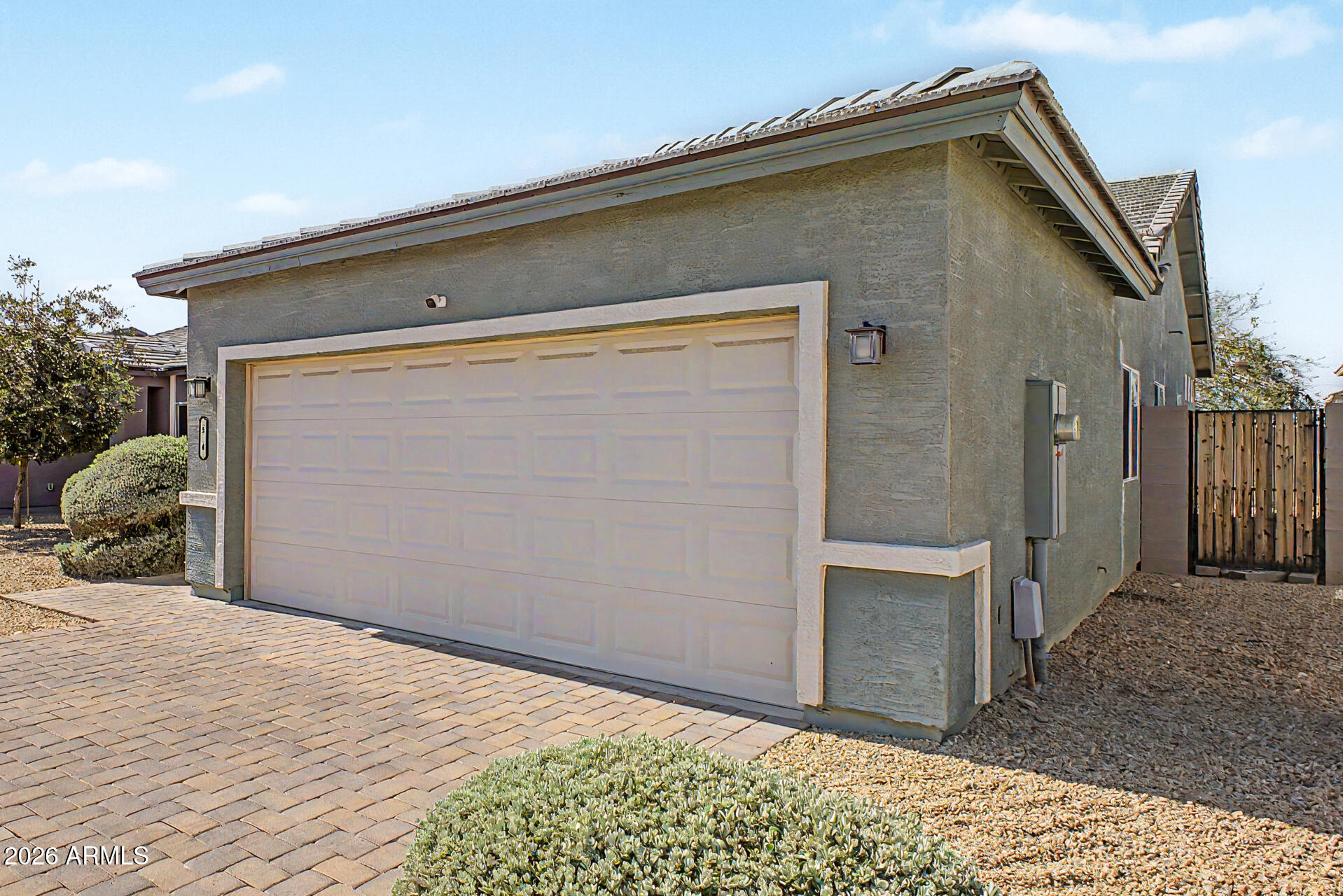 524 W HARWELL Road
