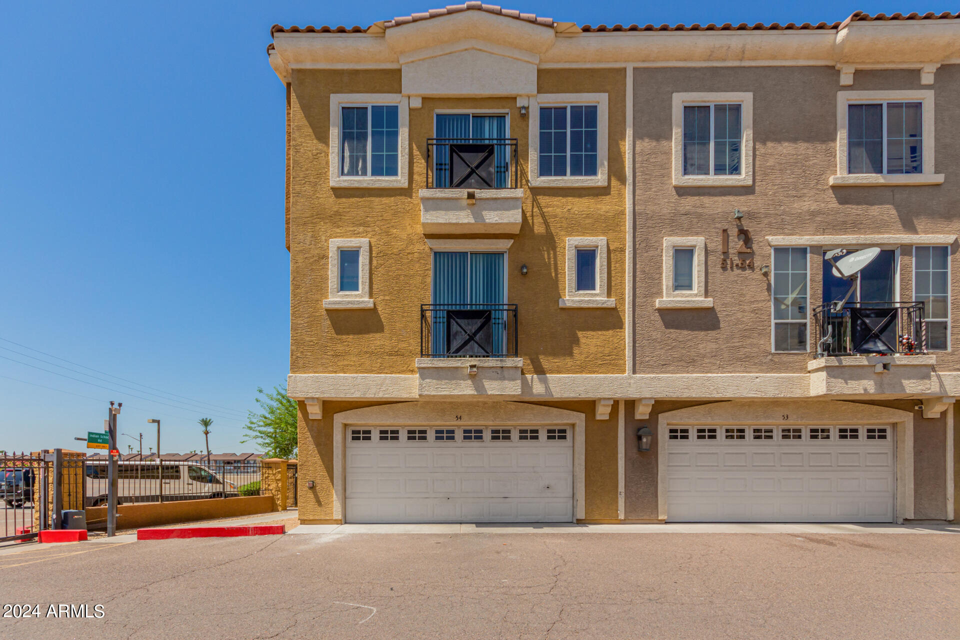 View Phoenix, AZ 85015 townhome