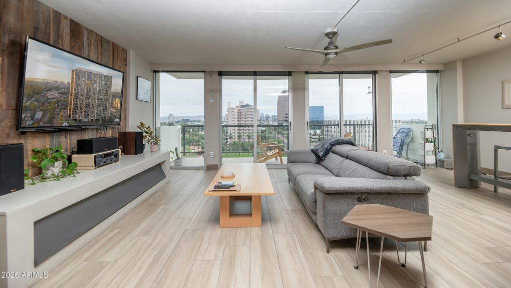 Photo of 2323 N Central Avenue #903, Phoenix, AZ 85004 (MLS # 7022223)