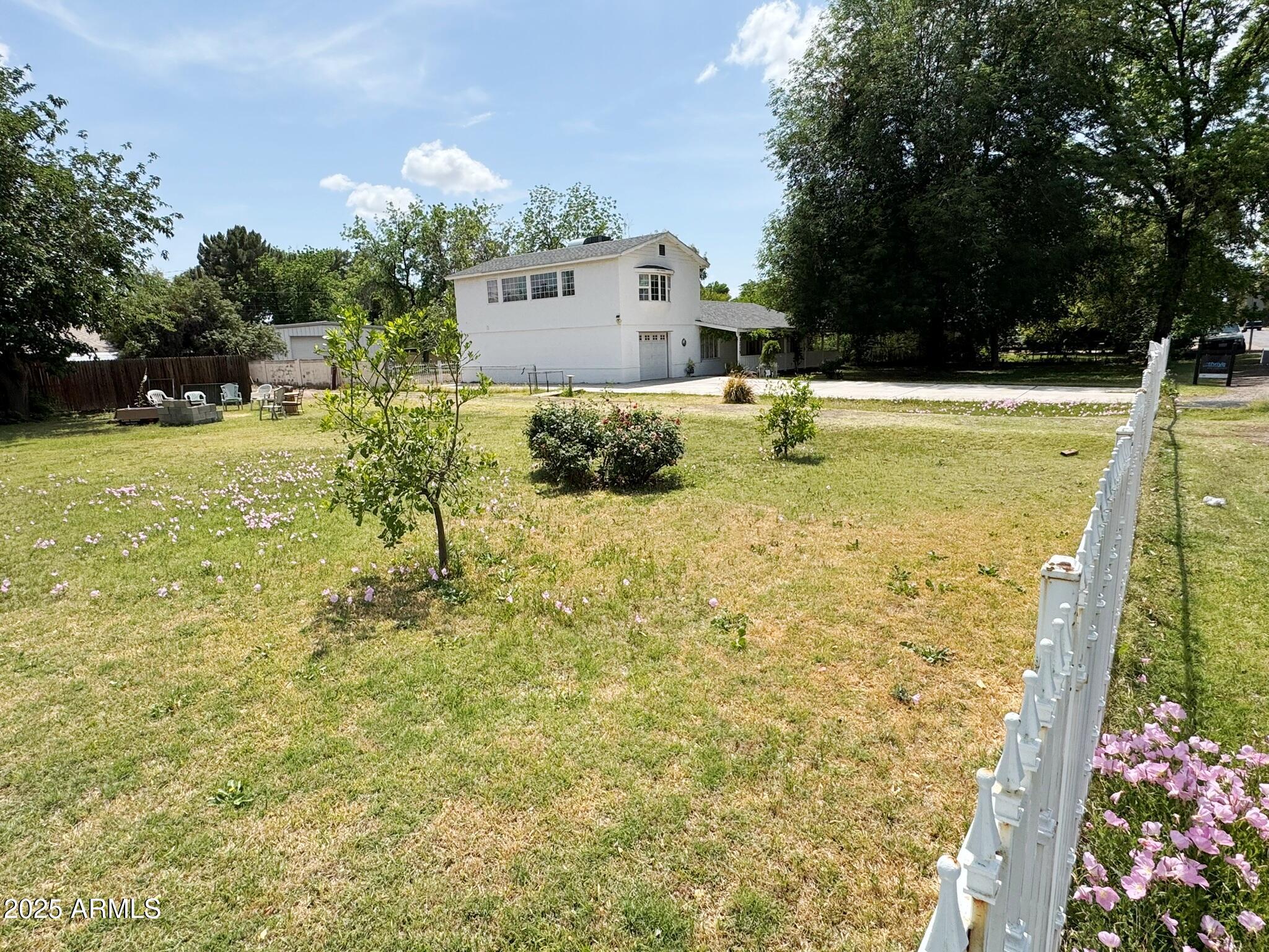 3215 W Orangewood Avenue