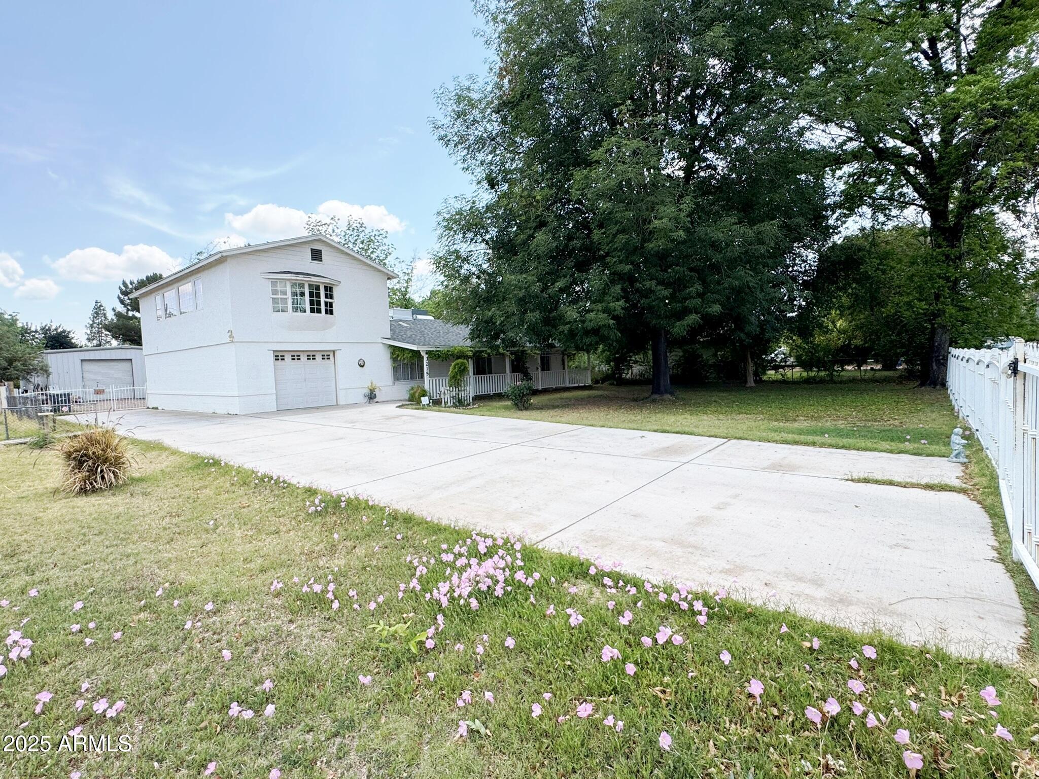 3215 W Orangewood Avenue