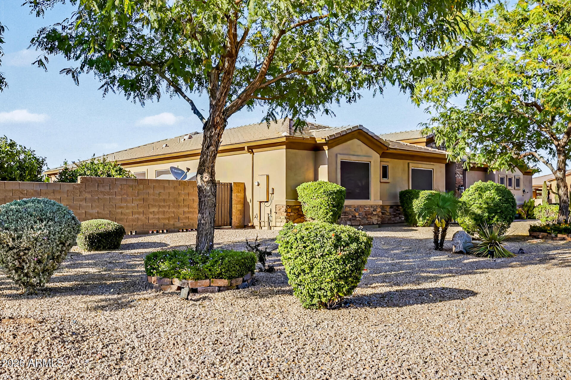 806 W DESERT RANCH Road