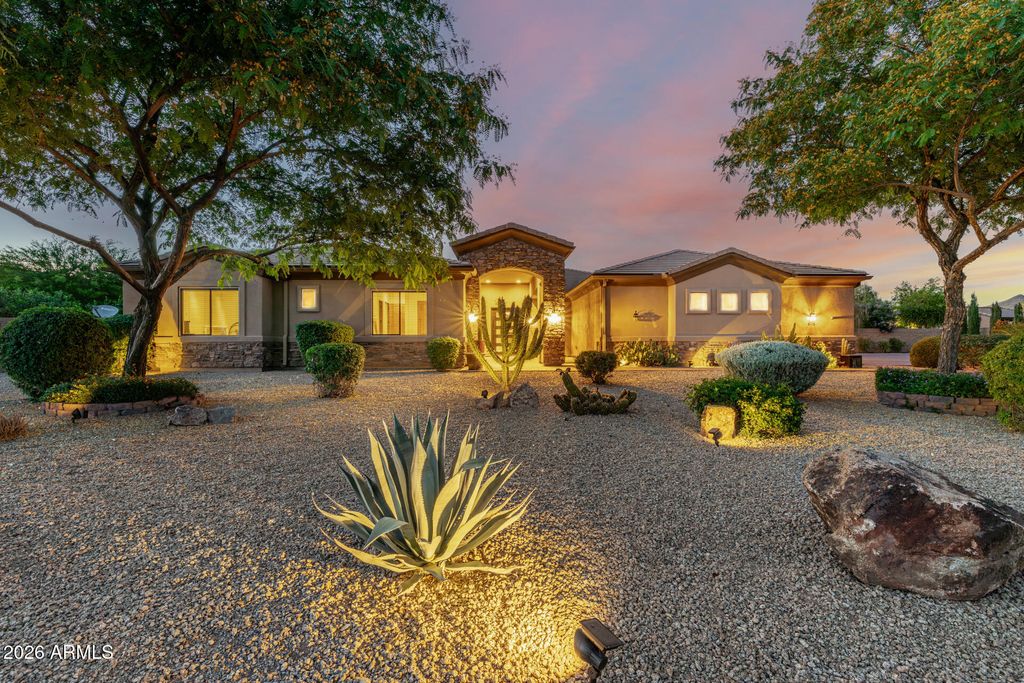 Photo of 806 W Desert Ranch Road, Phoenix, AZ 85086 (MLS # 7027943)