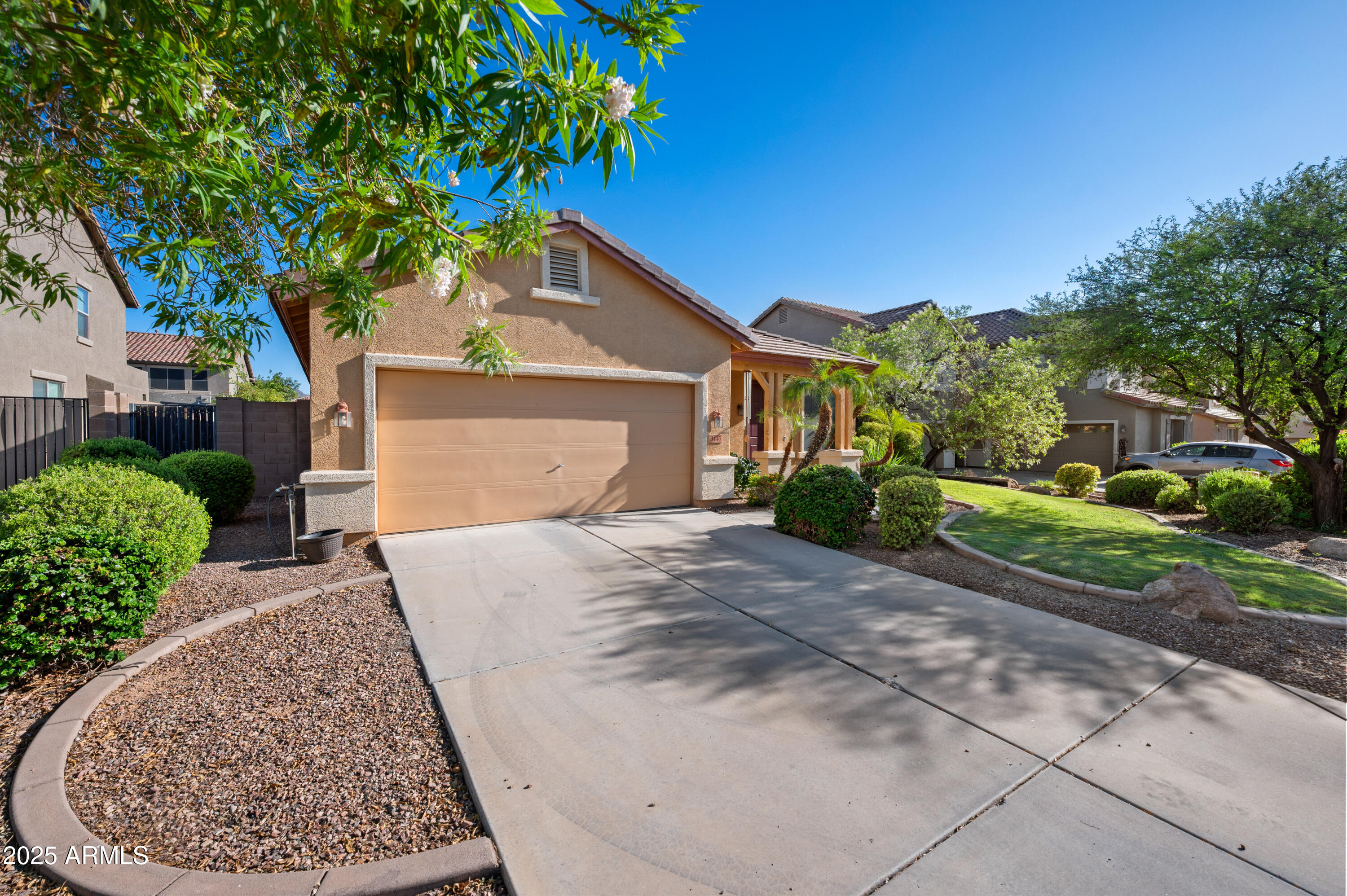 3147 E VALLEJO Drive